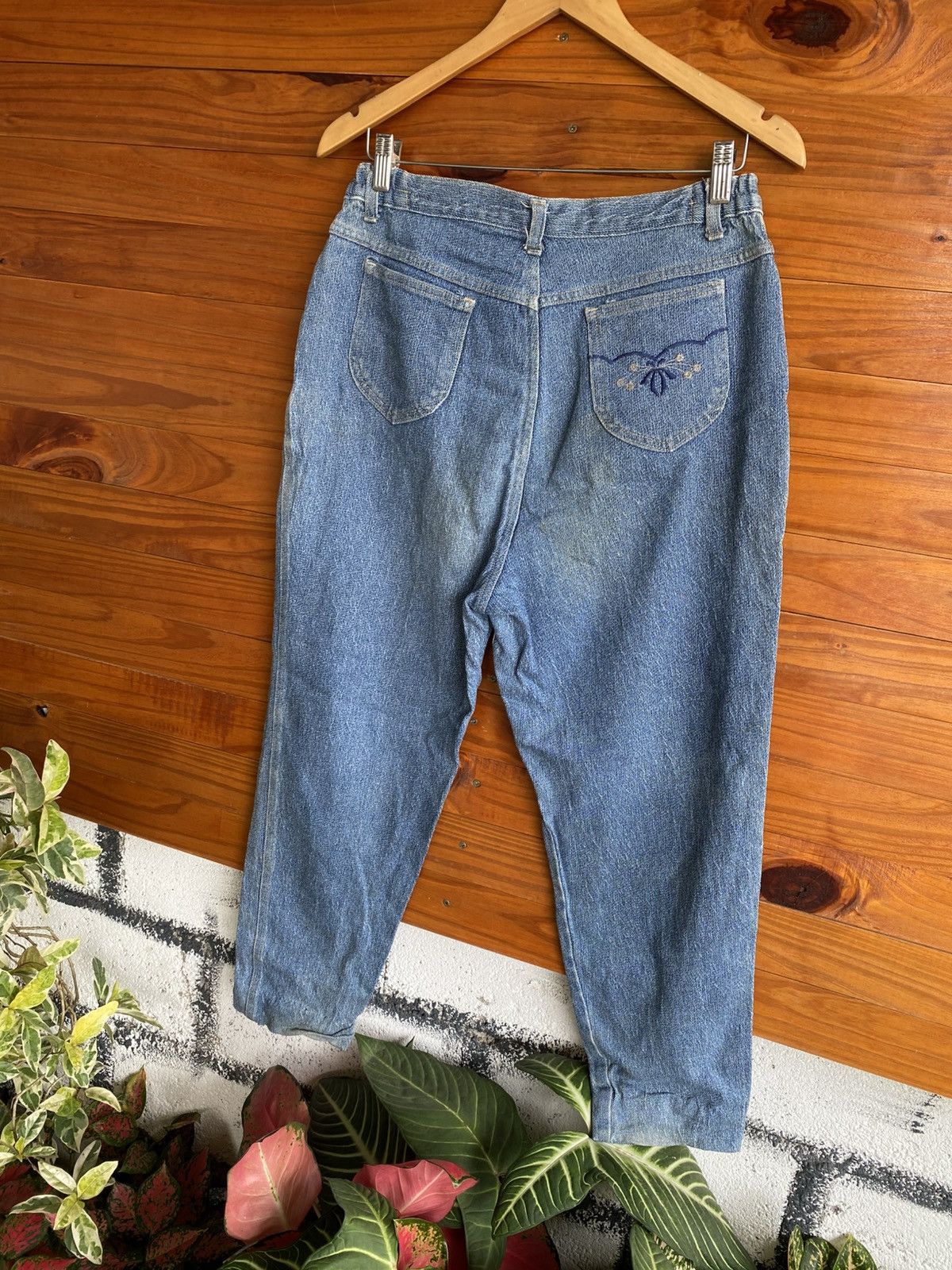 Vintage Vintage Women’s Embroider Pocket Jeans High Waist Light Wash Size 28" / US 6 / IT 42 - 9 Thumbnail