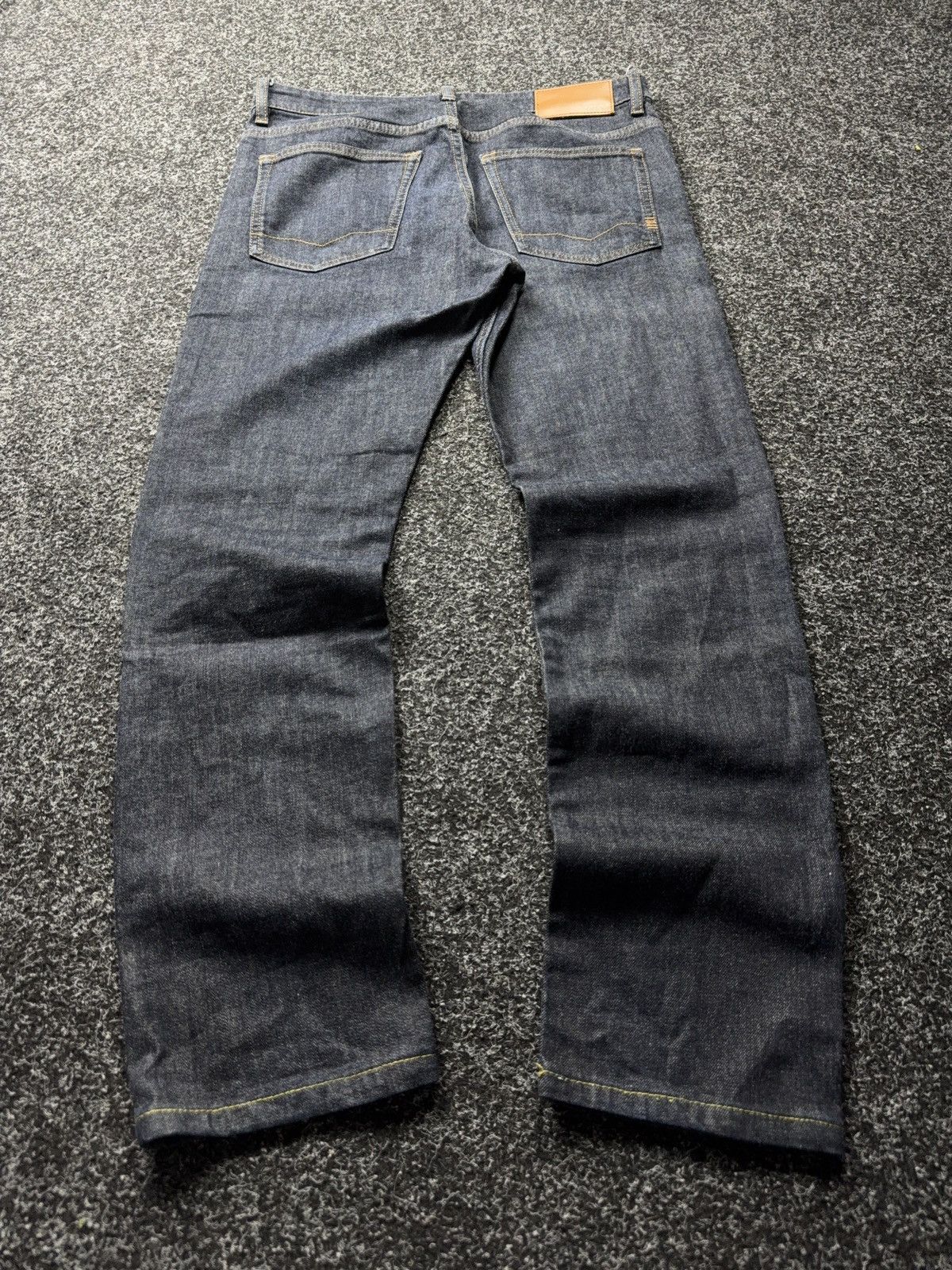 Hugo Boss Luxury 00s Hugo Boss 020 Delaware Slim Fit Dark Blue Jeans Size US 31 - 11 Thumbnail