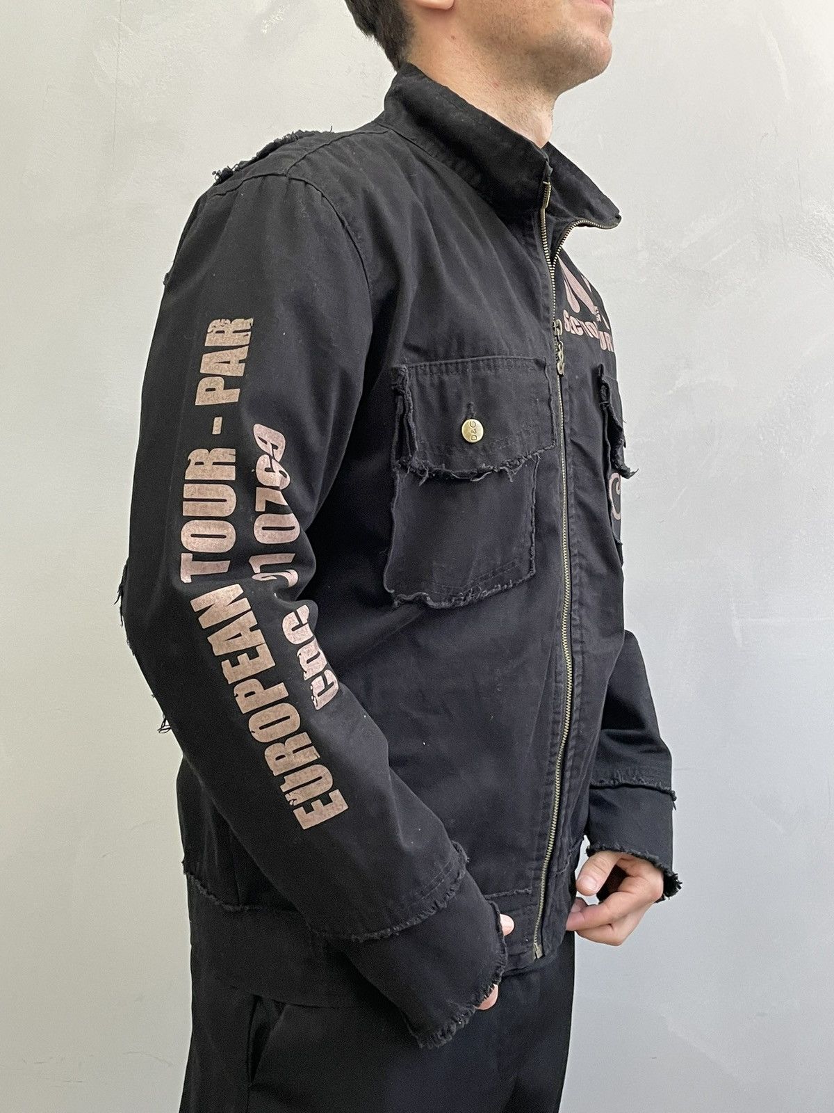 Dolce & Gabbana Vintage 2000s Big logo Dolce Gabbana distressed jacket Size US S / EU 44-46 / 1 - 3 Thumbnail