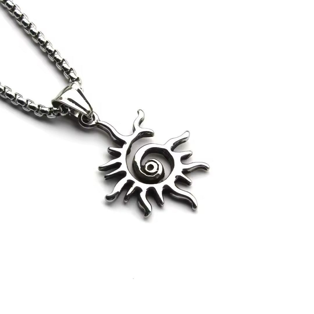 Japanese Brand × Vintage Sun Pendant Necklace Size ONE SIZE - 5 Thumbnail