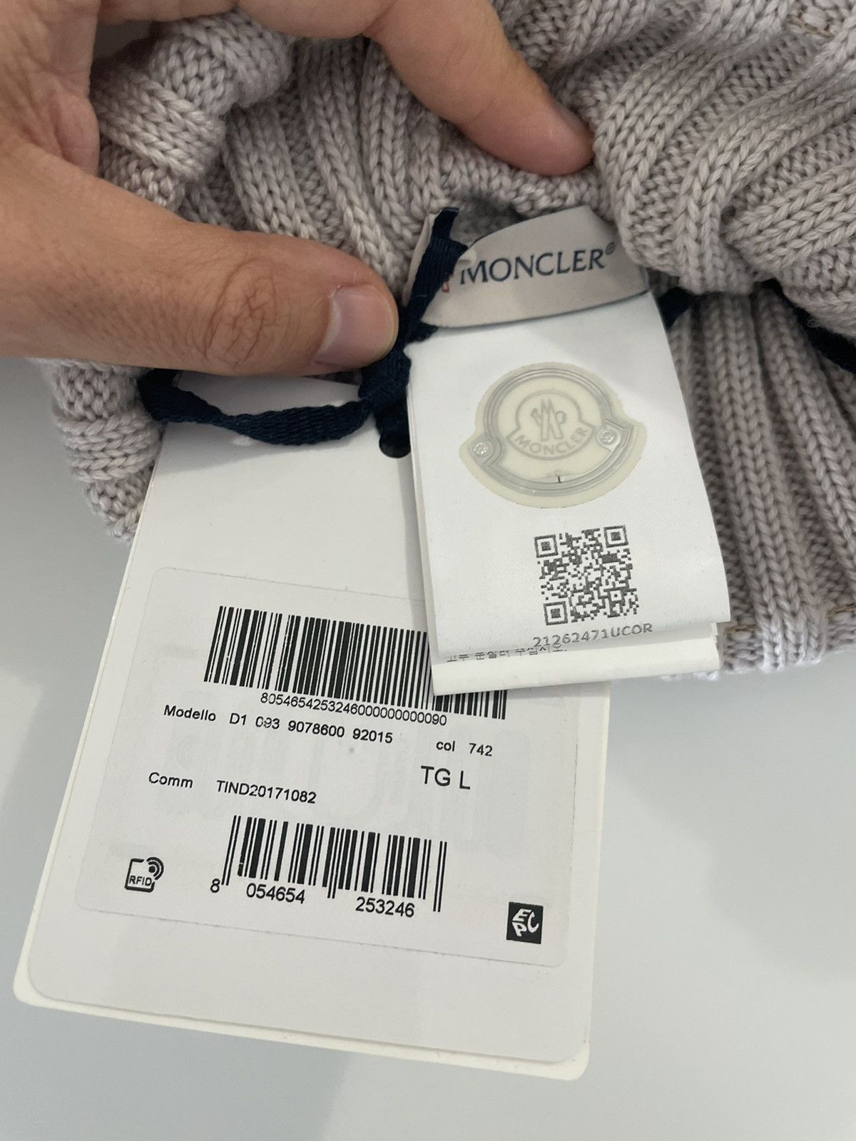 Moncler Beige Beanie Size ONE SIZE - 3 Thumbnail