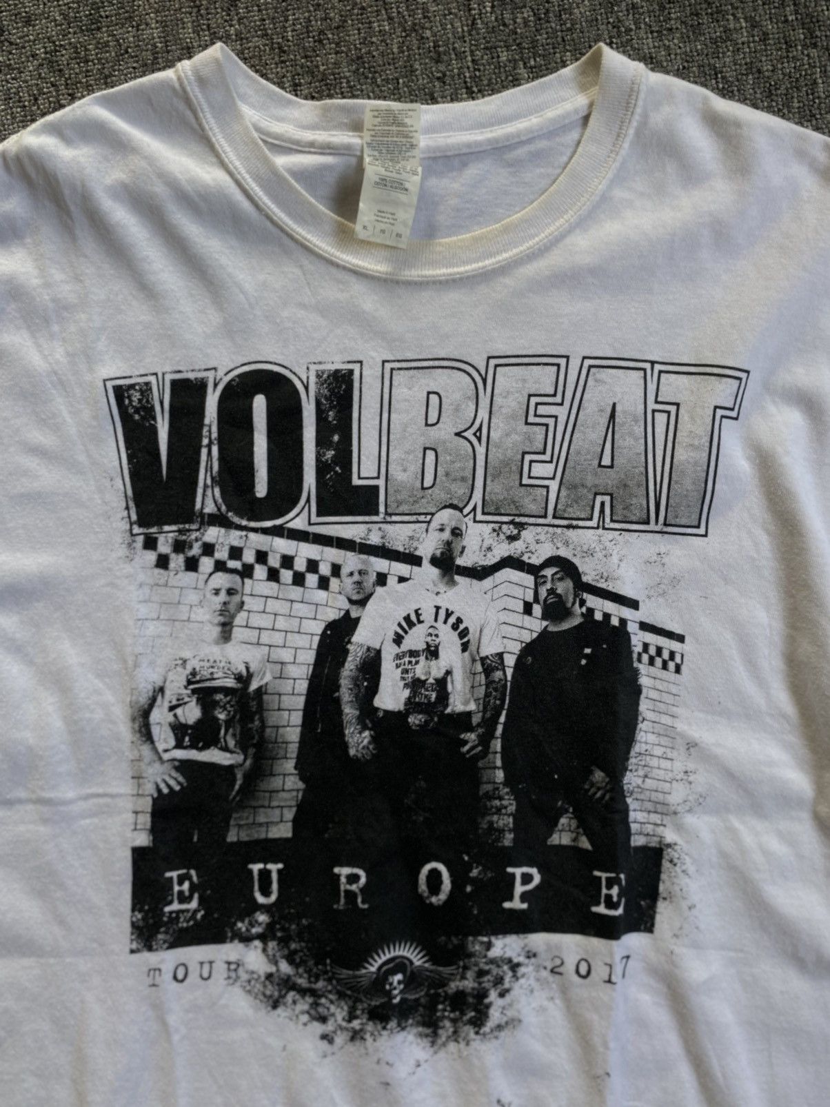 Gildan Band Tshirt Volbeat Europe Tour 2017 Size US XL / EU 56 / 4 - 4 Thumbnail