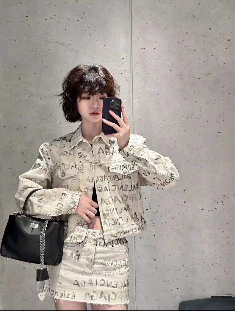 Balenciaga Balenciaga Popular Vintage Graffiti Letter Full Print Deni Size XS / US 0-2 / IT 36-38 - 2 Thumbnail