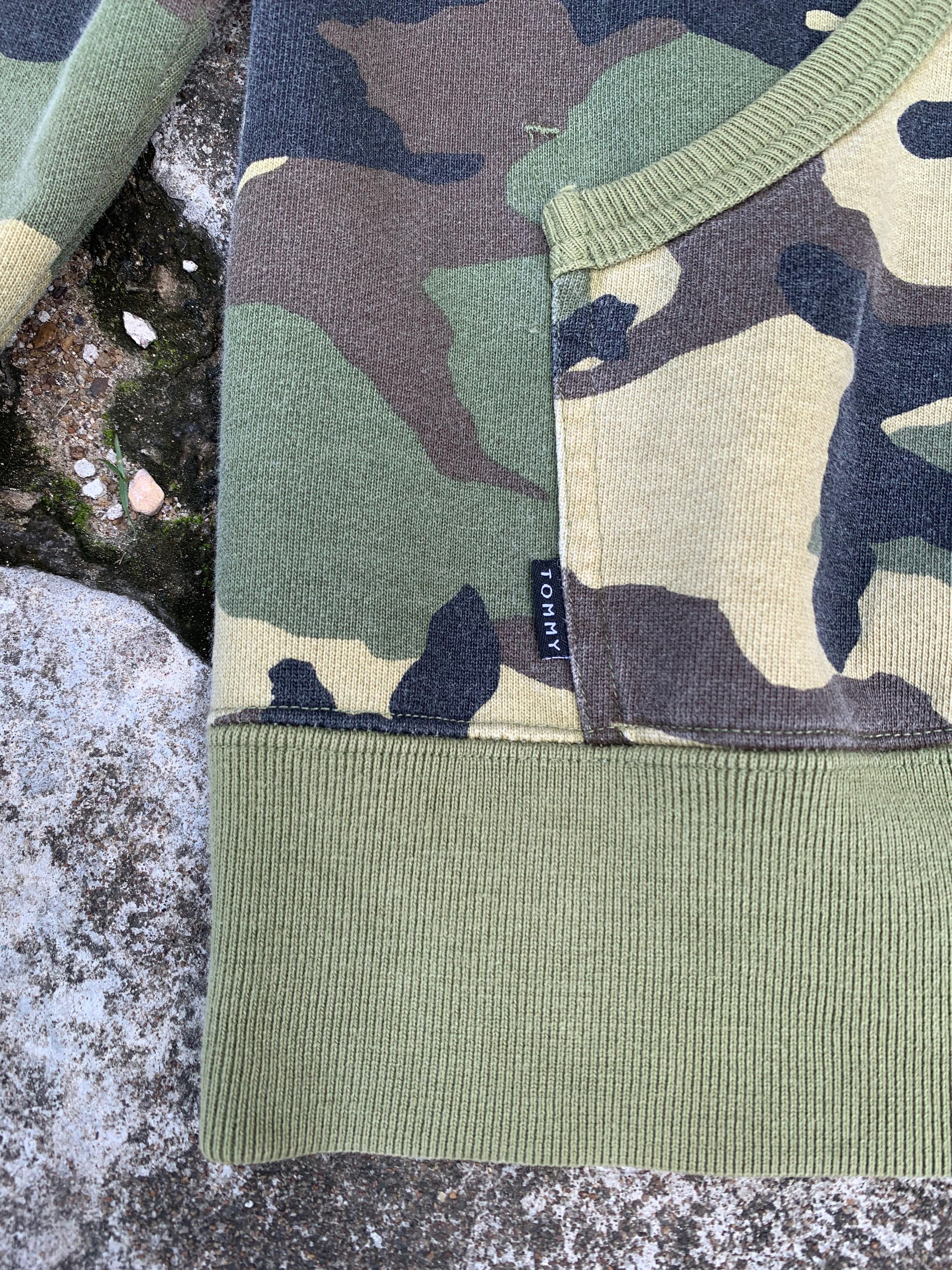 Tommy Hilfiger × Vintage Tommy Hilfiger camo hoodie full zip Size US L / EU 52-54 / 3 - 8 Thumbnail