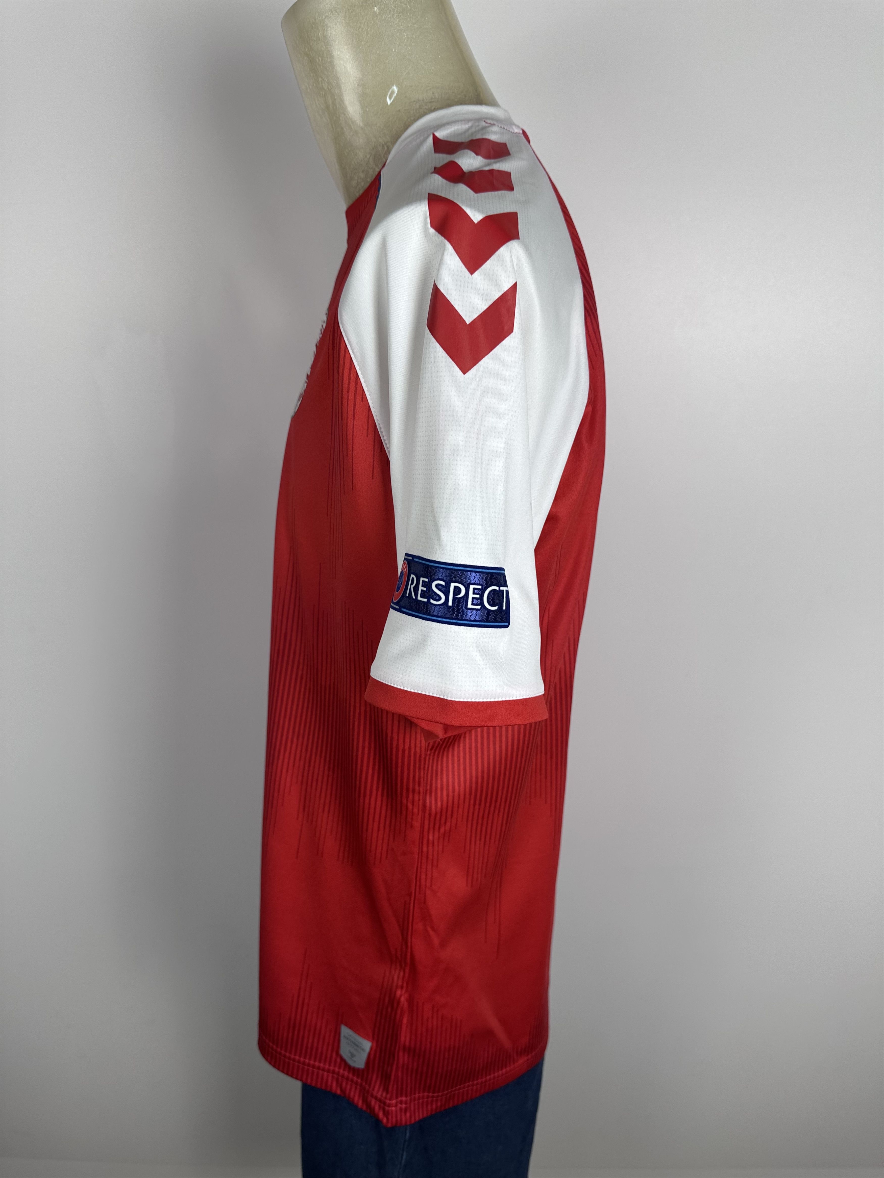 Hummel DENMARK 2021 FOOTBALL SHIRT SOCCER JERSEY #40 DAMSGAARD Size US XL / EU 56 / 4 - 11 Thumbnail