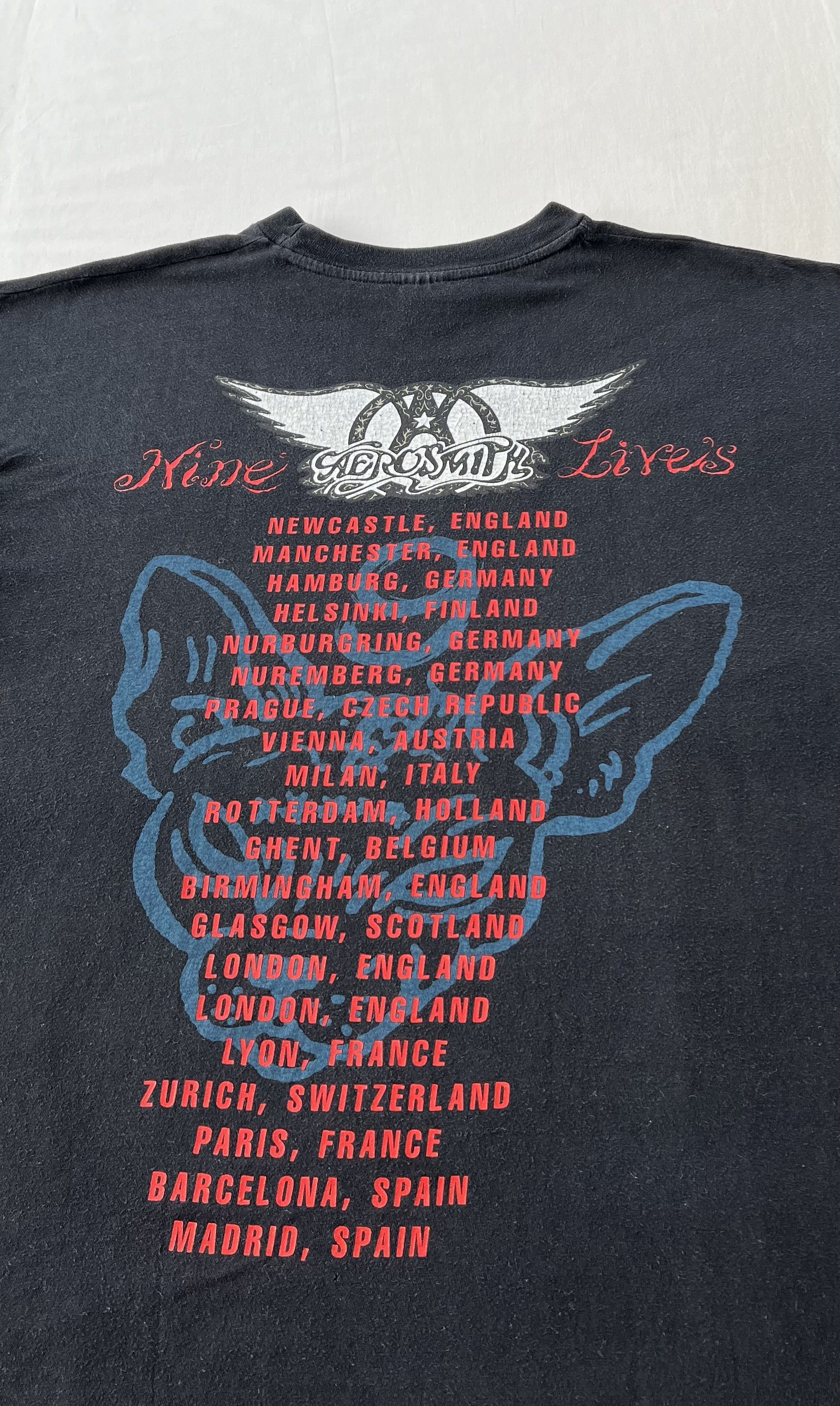 Band Tees Vintage 1997 Aerosmith Nine Lives Black T-shirt Size US L / EU 52-54 / 3 - 15 Thumbnail