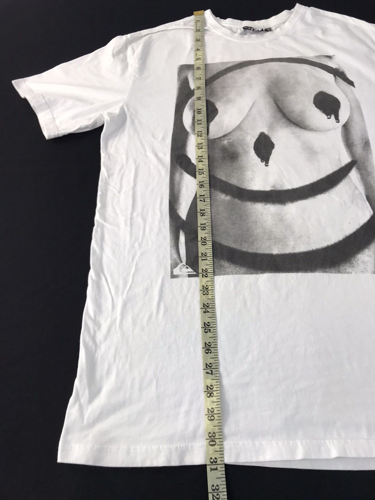 Quicksilver Quicksilver Surfwear Box Nude Girl Graphic Screen Tee Size US L / EU 52-54 / 3 - 10 Thumbnail