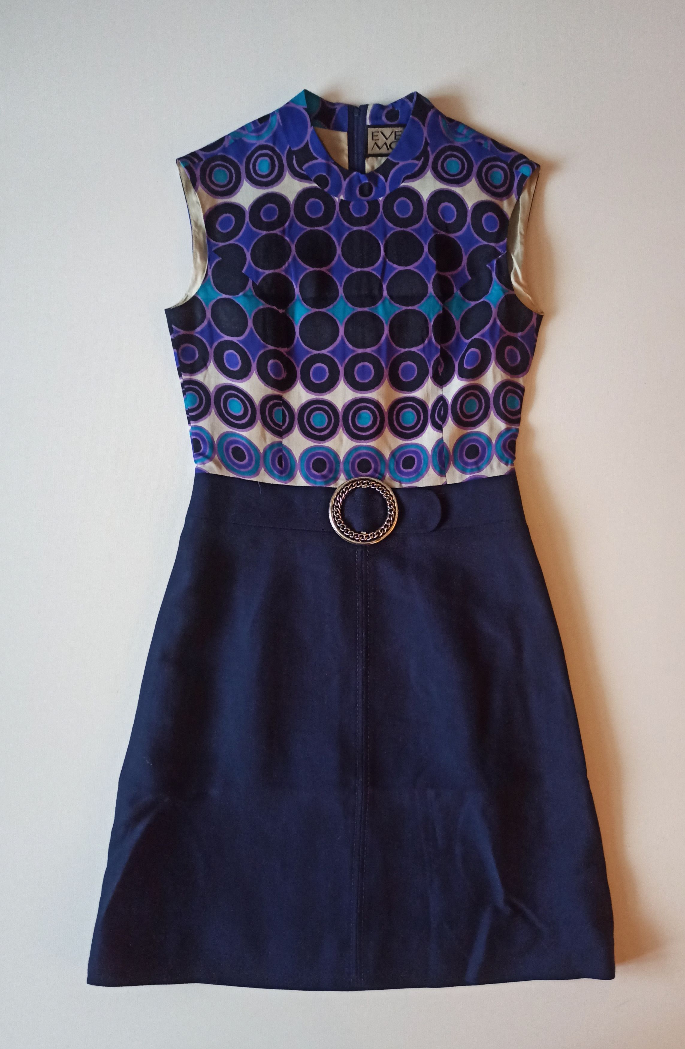 Vintage Evelyne model Paris vintage wool dress, size XS/S Size XS / US 0-2 / IT 36-38 - 1 Thumbnail