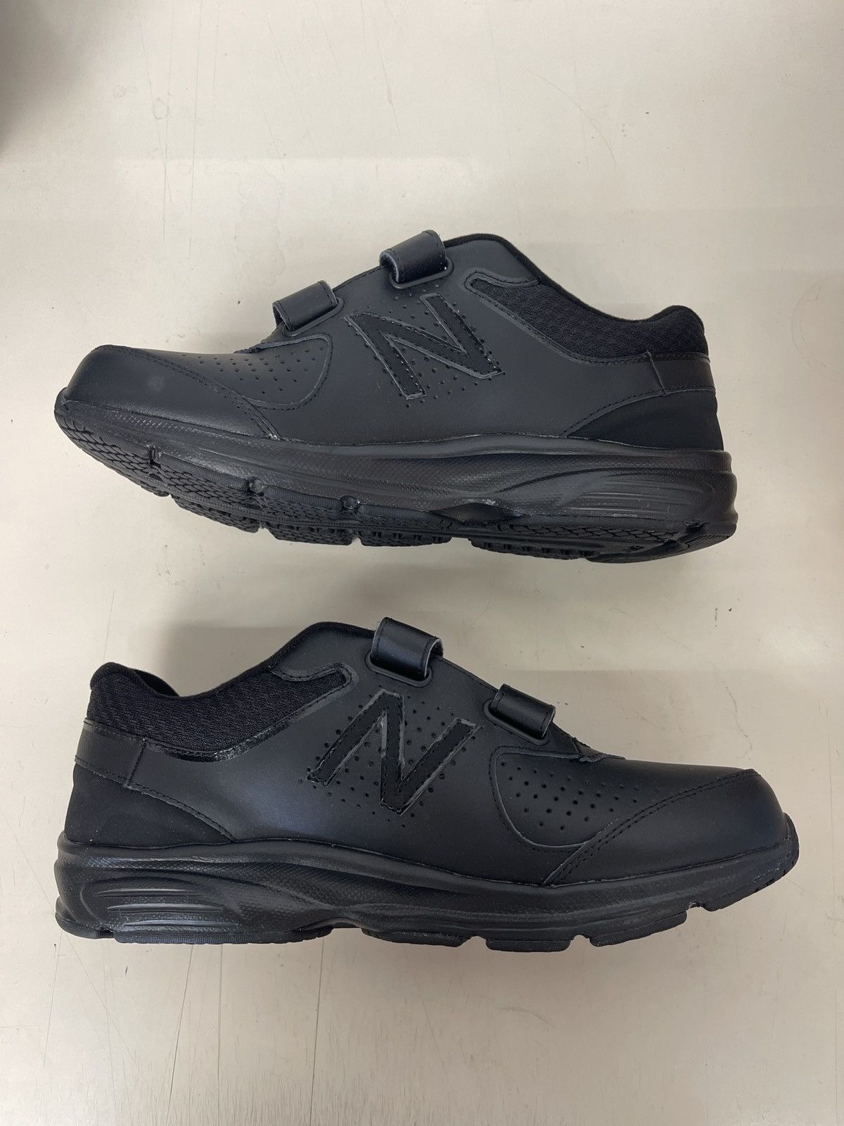 New Balance New Balance 411 Series MW411HK2 Men Wide Size 11 Size US 9.5 / EU 42-43 - 2 Thumbnail