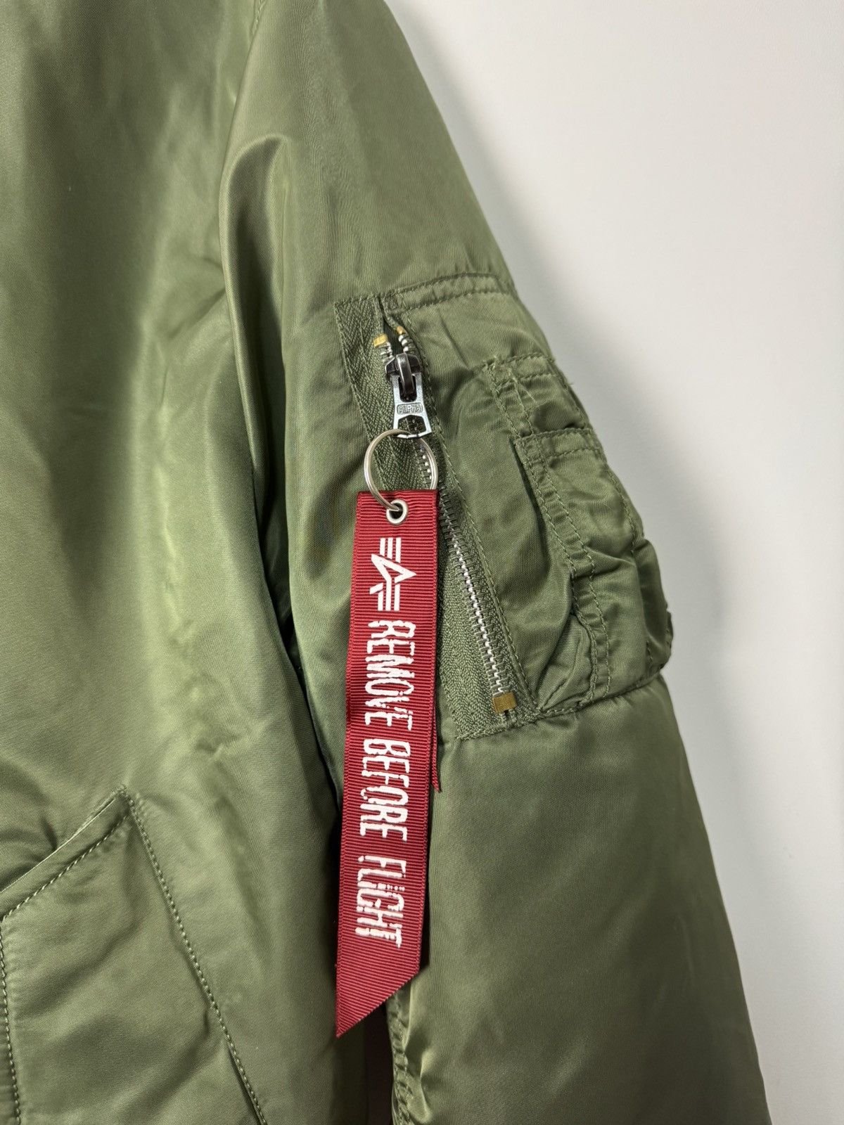 Alpha Industries Alpha Industries MA-1 Bomber Jacket Reversible Olive Vintage Size US M / EU 48-50 / 2 - 5 Thumbnail