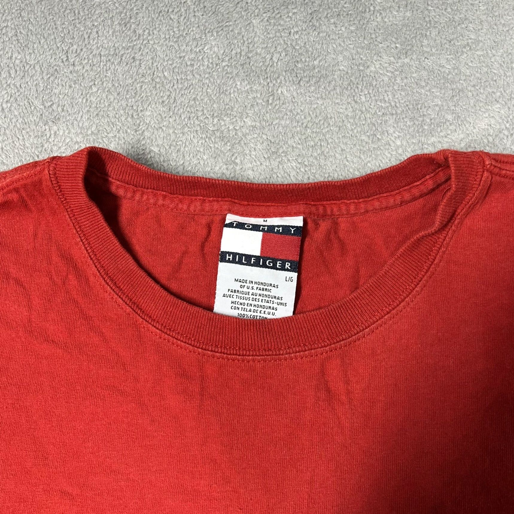 Tommy Hilfiger VINTAGE Tommy Hilfiger Men's T-Shirt Large Logo Text Graphic Print Red Tee Size US L / EU 52-54 / 3 - 7 Thumbnail