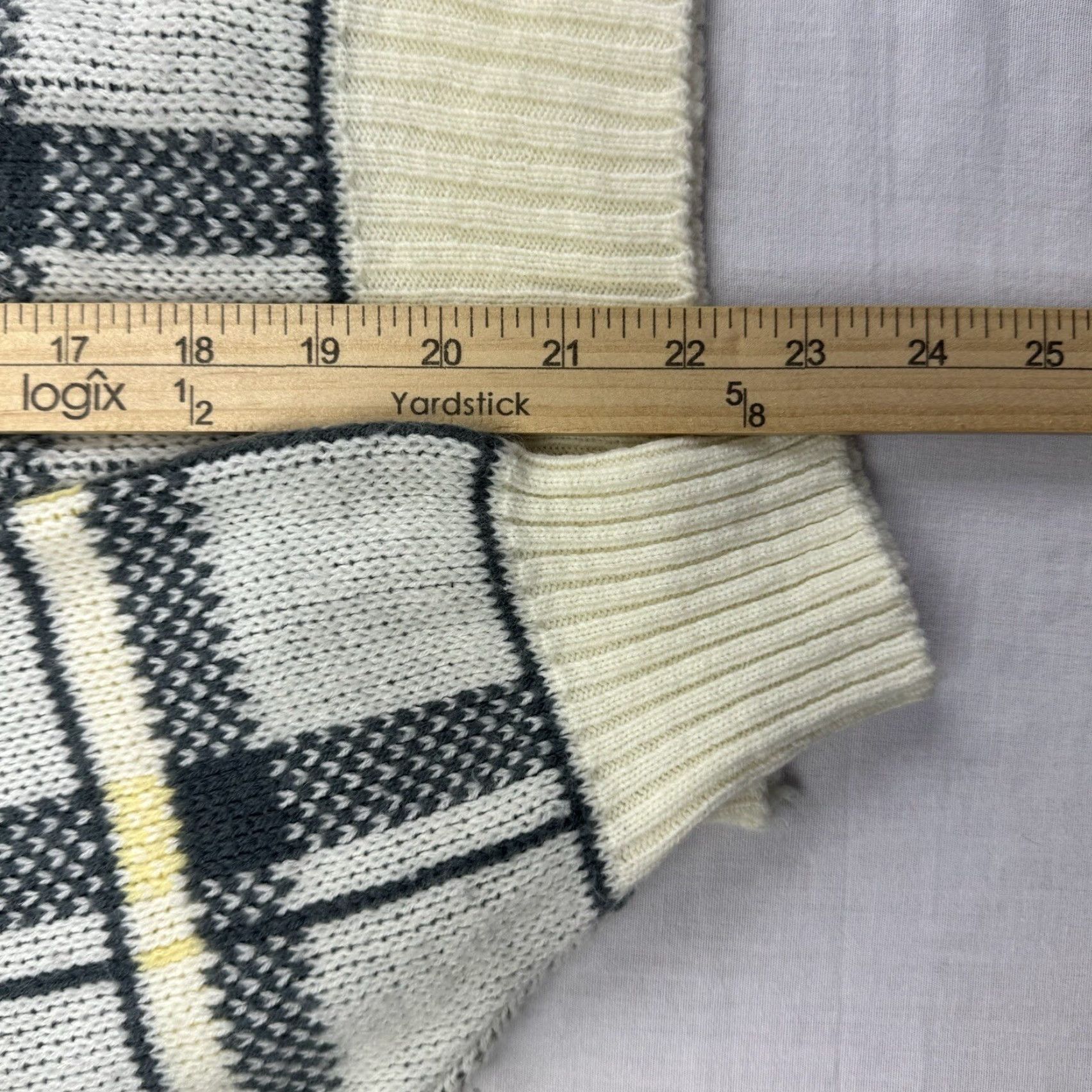 Vintage VINTAGE Club Europe Sweater Shirt Adult Medium Gray Plaid 80s Knit Crew Neck Pullover Mens M Size US M / EU 48-50 / 2 - 5 Thumbnail