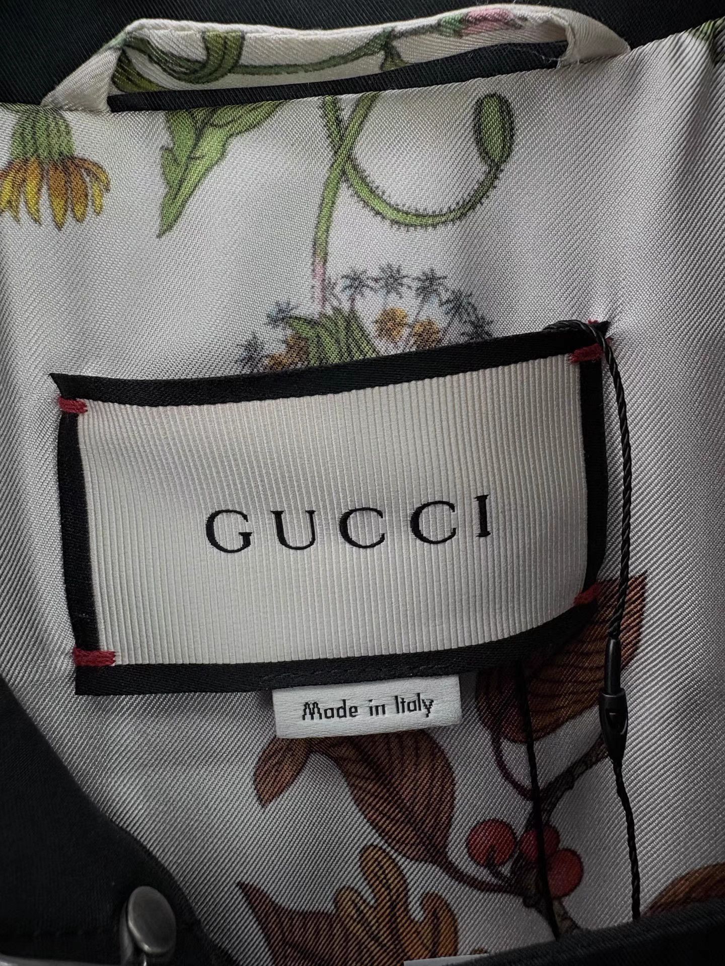 Gucci GUCCI Runway Bee Embroidered Long Trench Coat Size US S / EU 44-46 / 1 - 6 Thumbnail