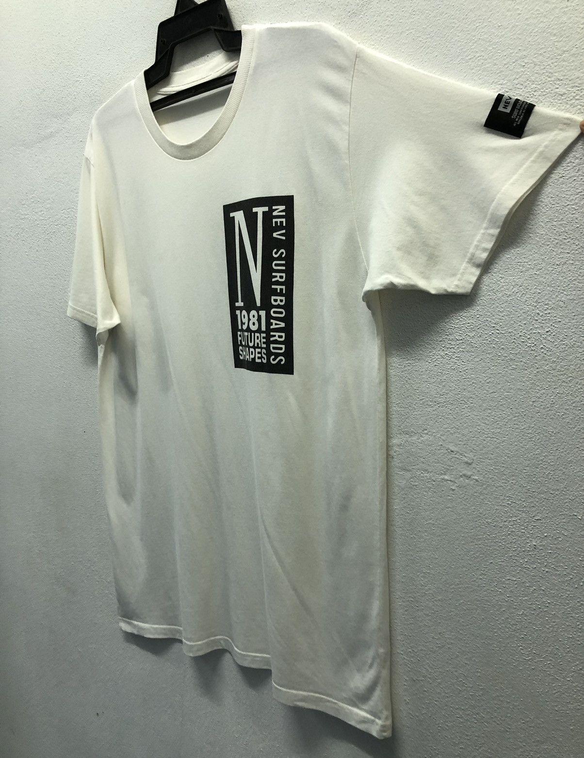 Vintage Vintage NEV Surfboards N 1981 Future Shapes T-Shirt Size US XL / EU 56 / 4 - 5 Thumbnail