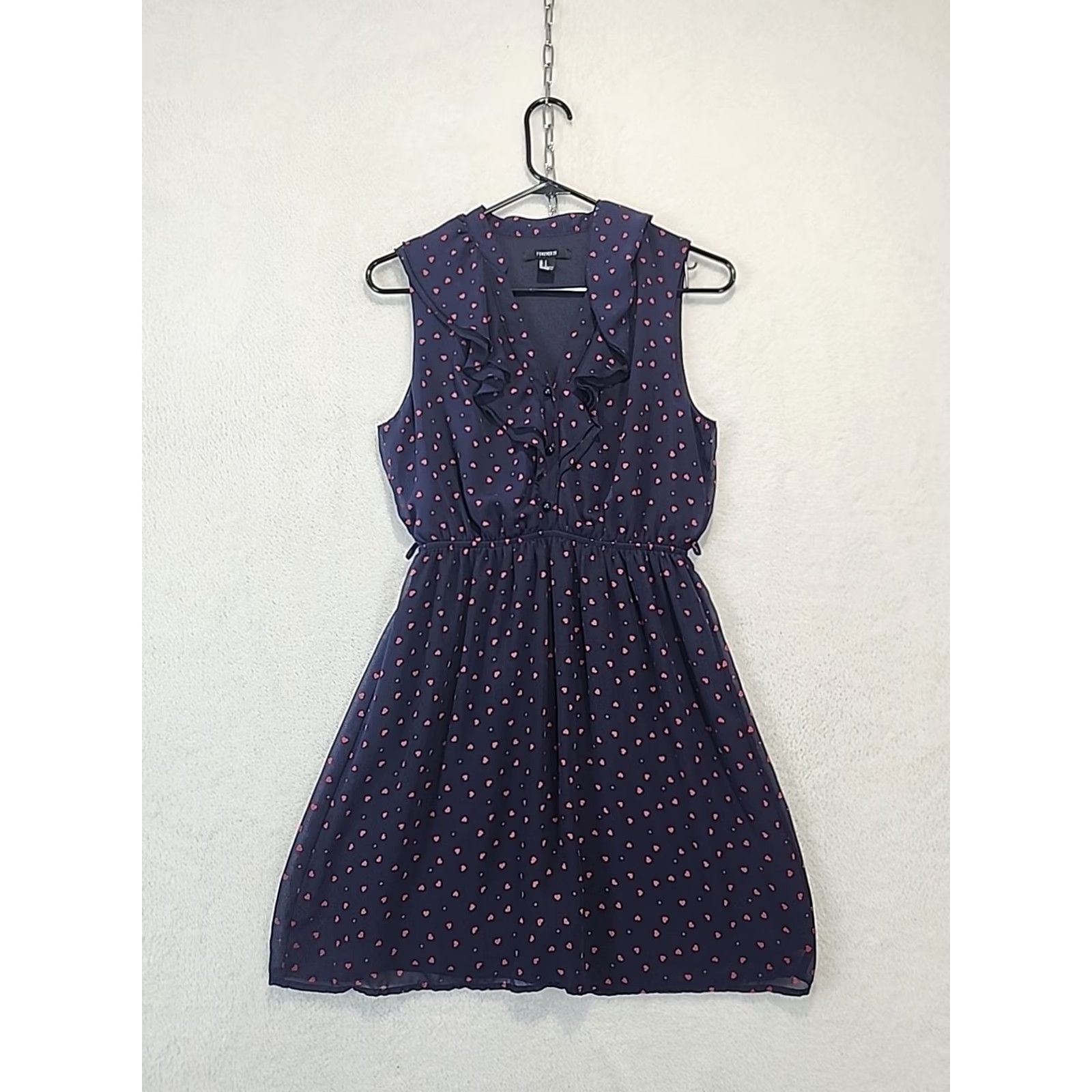 Forever 21 FOREVER 21 Contemporary Navy Blue Heart Print Mini Dress S Women's Sleeveless V-Neck Button Front Casual Petite - Not applicable Size S / US 4 / IT 40 - 3 Thumbnail