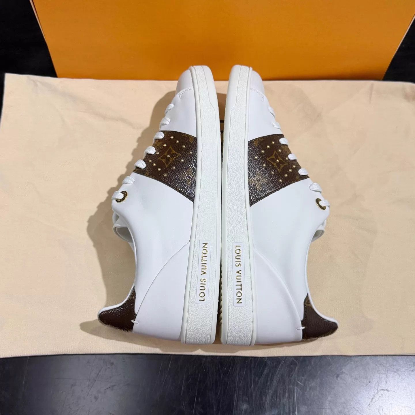 Louis Vuitton LV Frontrow Sneaker Monogram Patchwork White 39 Size US 6 / EU 39 - 3 Thumbnail