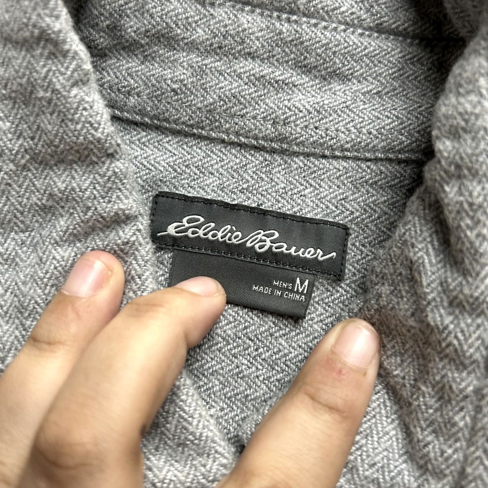 Eddie Bauer Eddie Bauer Shirt Mens Medium Gray Herringbone Long Sleeve Button Up Stretch Size US M / EU 48-50 / 2 - 2 Thumbnail