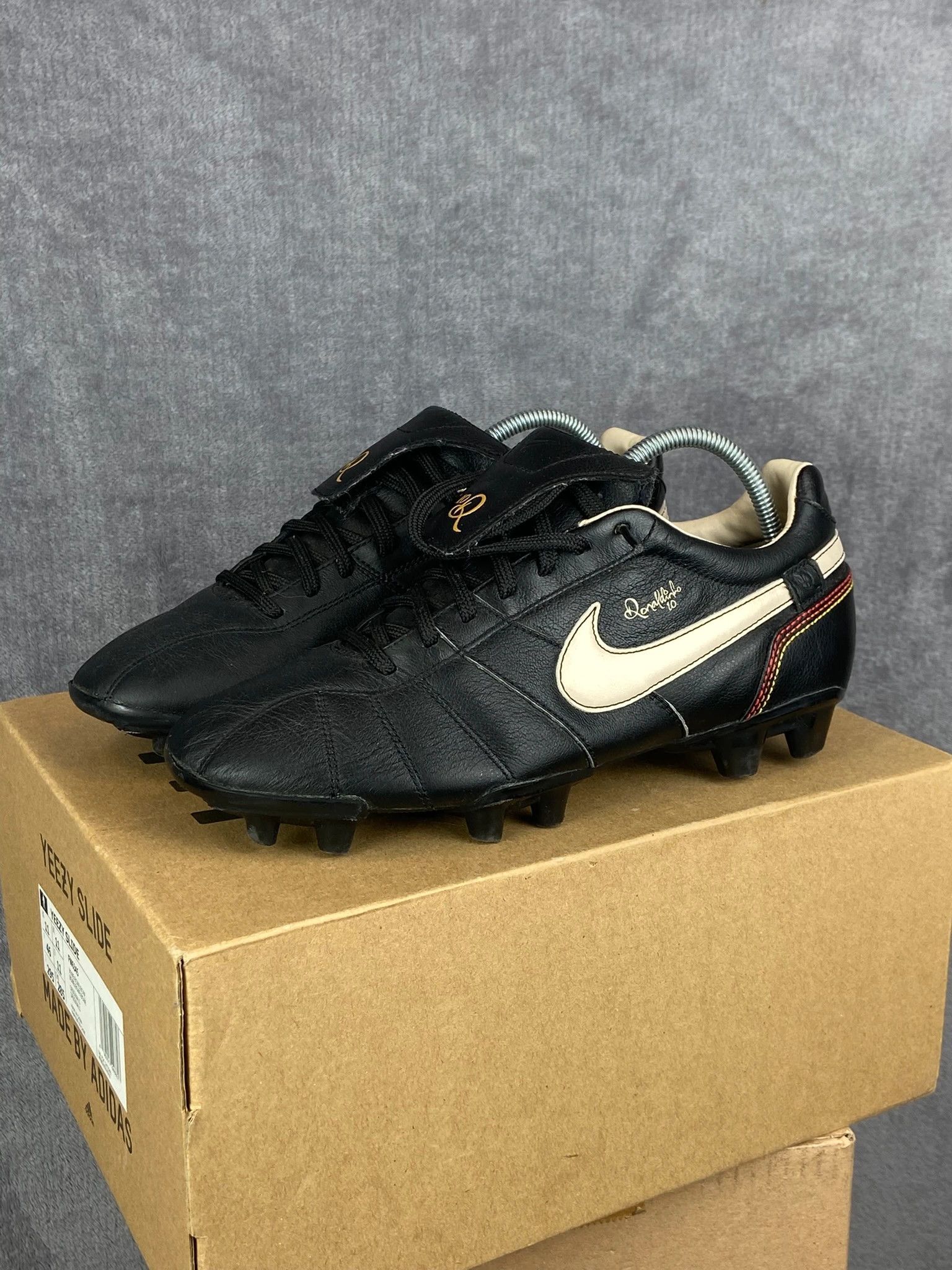 Nike Nike Tiempo Ronaldinho 10R FG football boots Size US 7 / EU 40 - 1 Thumbnail