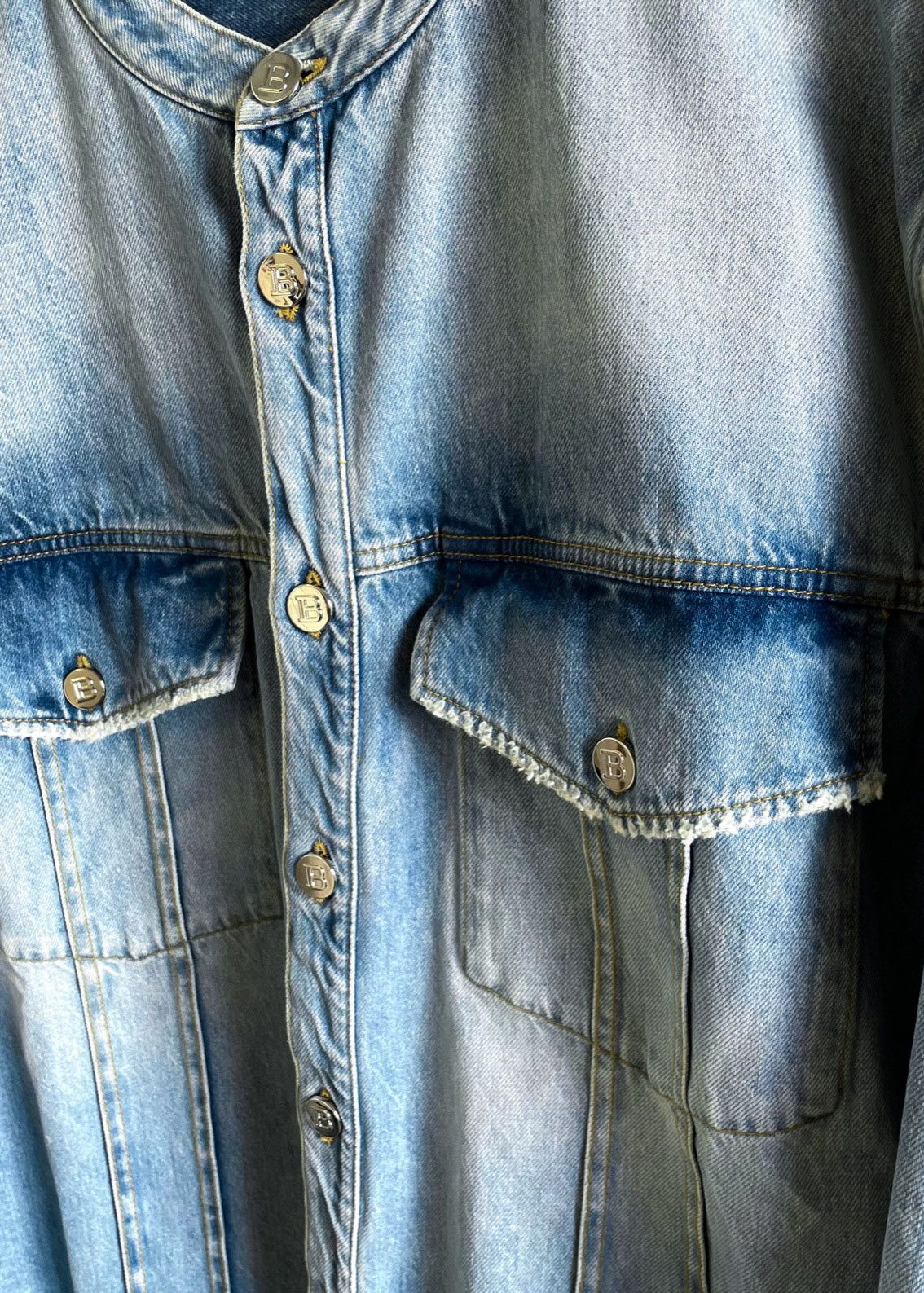 Balmain Balmain Mao Collar Buttoned Denim Shirt Size US XL / EU 56 / 4 - 4 Thumbnail