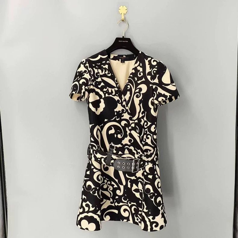 Louis Vuitton Louis Vuitton Floral Logo Dress - dmc Size US XS / EU 42 / 0 - 1 Thumbnail