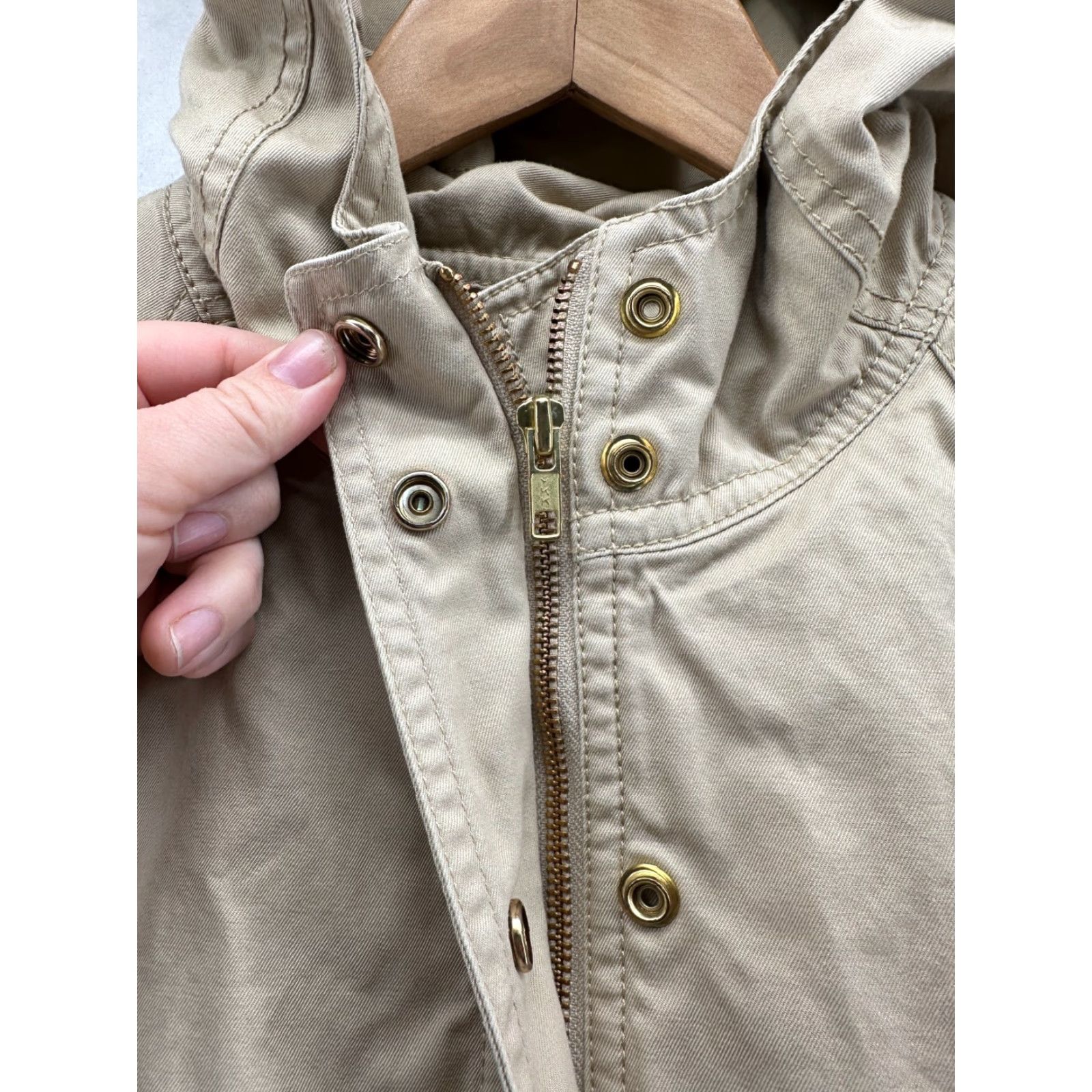 J.Crew VINTAGE? No. J.CREW Trench Coat Coat Women 8 Beige Cotton Hooded Zip Long Sleeve Mid-Length Winter Classic Size M / US 6-8 / IT 42-44 - 4 Thumbnail
