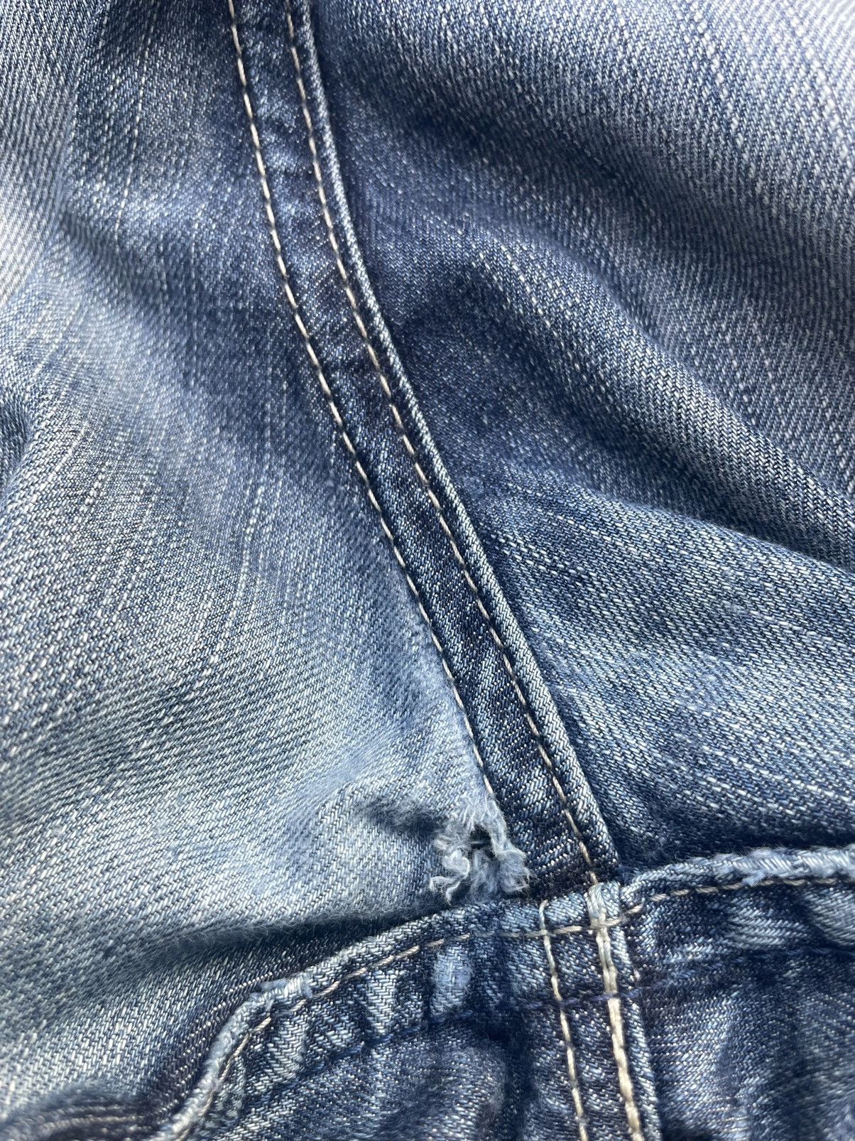 Levi's × Vintage Vintage 2008 Levis Lot 203 Faded & Distresed Size US 35 - 17 Thumbnail