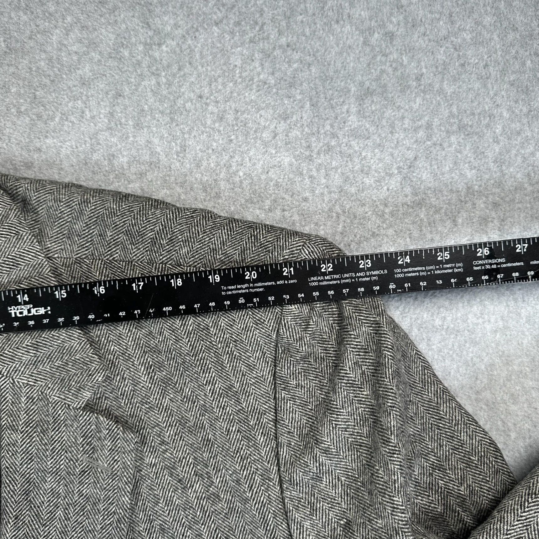 Geoffrey Beene Geoffrey Beene Sport Coat - Men's Gray Herringbone Tweed Wool Two-Button Single-Breasted Jacket 52 Regular Size US L / EU 52-54 / 3 - 5 Thumbnail