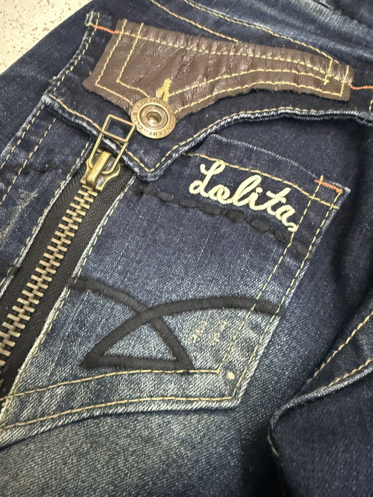 Japanese Brand × Tornado Mart Lolita Japan Claw Mark Leather Trimmed Pocket Flare Jeans Size US 29 - 16 Thumbnail