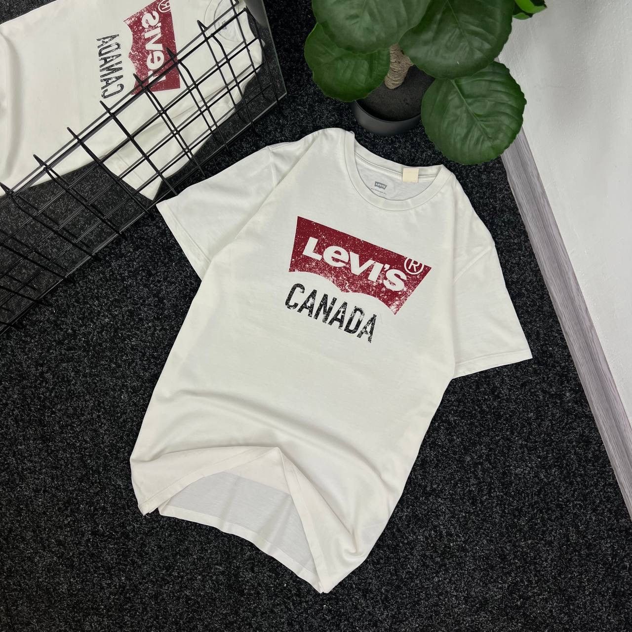 Levi's Levis Canada t-shirt old money preppy y2k style Size US M / EU 48-50 / 2 - 1 Thumbnail