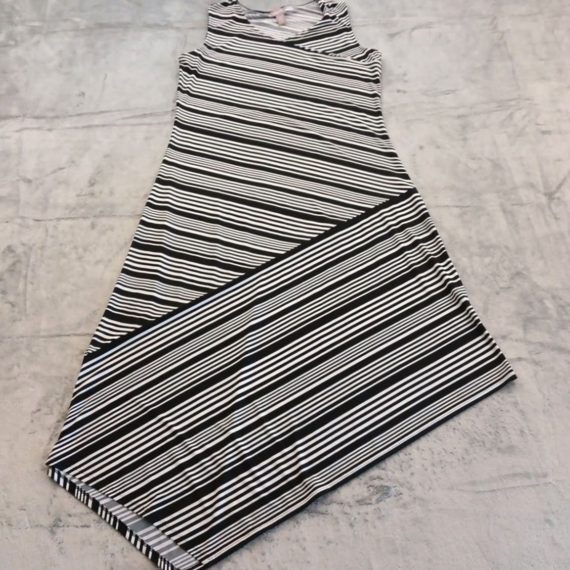 Vintage Chico's Maxi Dress Black Striped Asymmetric Sleeveless Pullover V-Neck Size 1 Polyester Spandex Women Dress Long Vintage No Size XS / US 0-2 / IT 36-38 - 2 Thumbnail