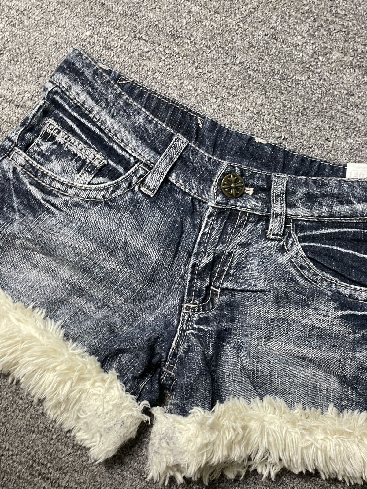 Japanese Brand × Vintage KEREK JEANS Authentic Garment Fur Trim Shorts (97) Size 26" / US 2 / IT 38 - 2 Thumbnail