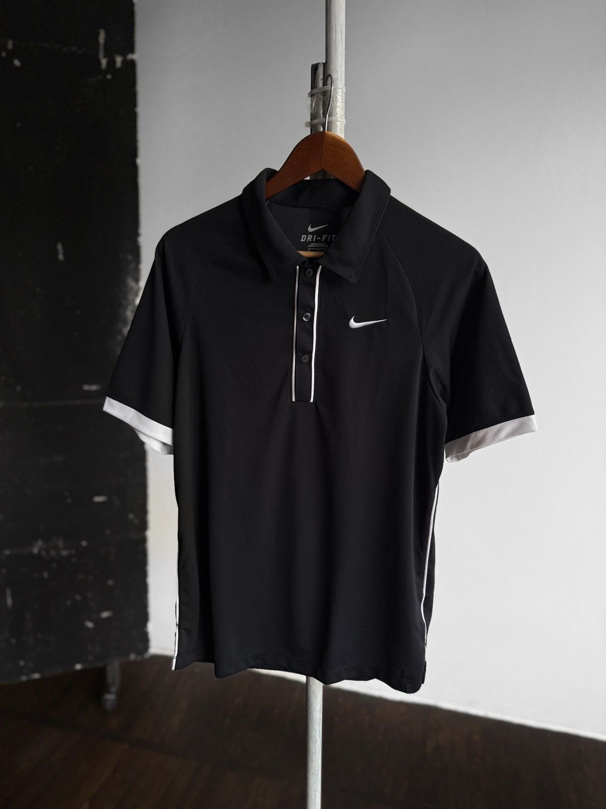 Nike Nike Court Mens Dri Fit Polo Shirt Black SS Collar Neck Size US S / EU 44-46 / 1 - 1 Thumbnail