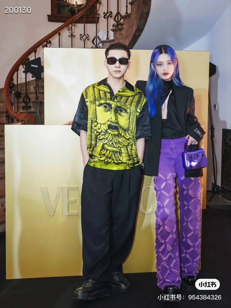 Versace Versace Baroque mask silk shirt Size US S / EU 44-46 / 1 - 5 Thumbnail