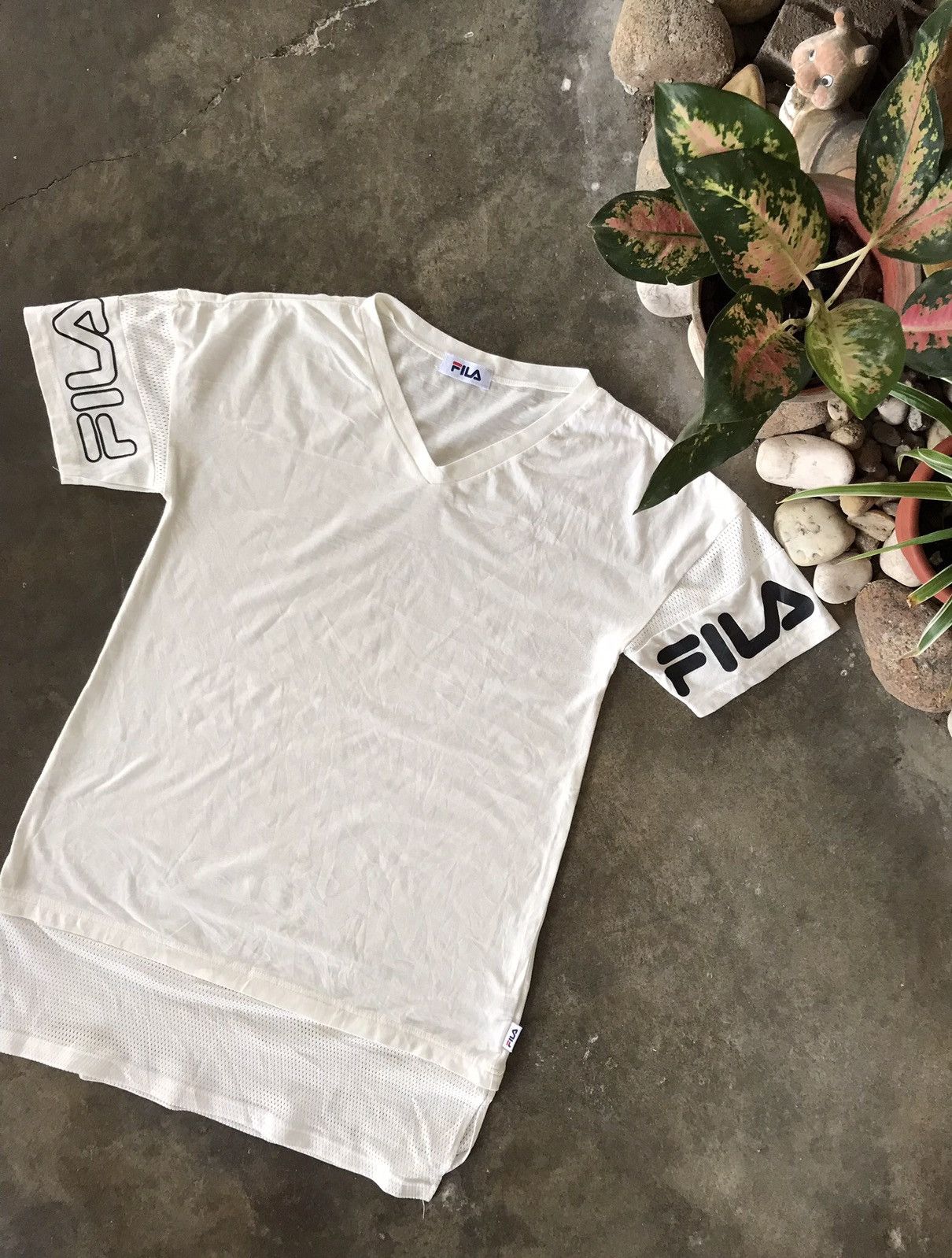 FILA Off White V neck shirt
