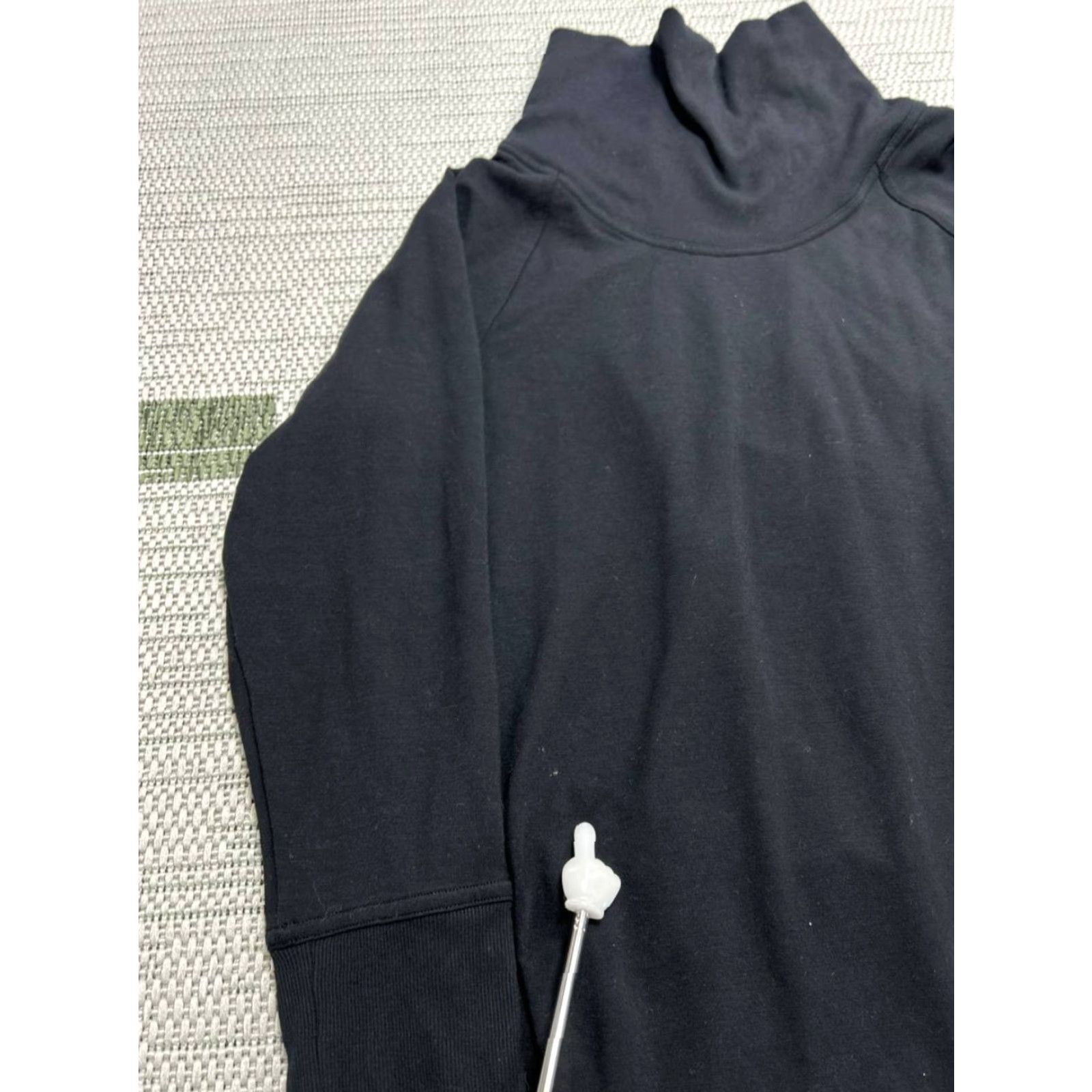 Lululemon VINTAGE Lululemon High Lines Top Womens 6 Black Stretch Funnel Neck Raglan Sleeve Warm Size M / US 6-8 / IT 42-44 - 4 Thumbnail