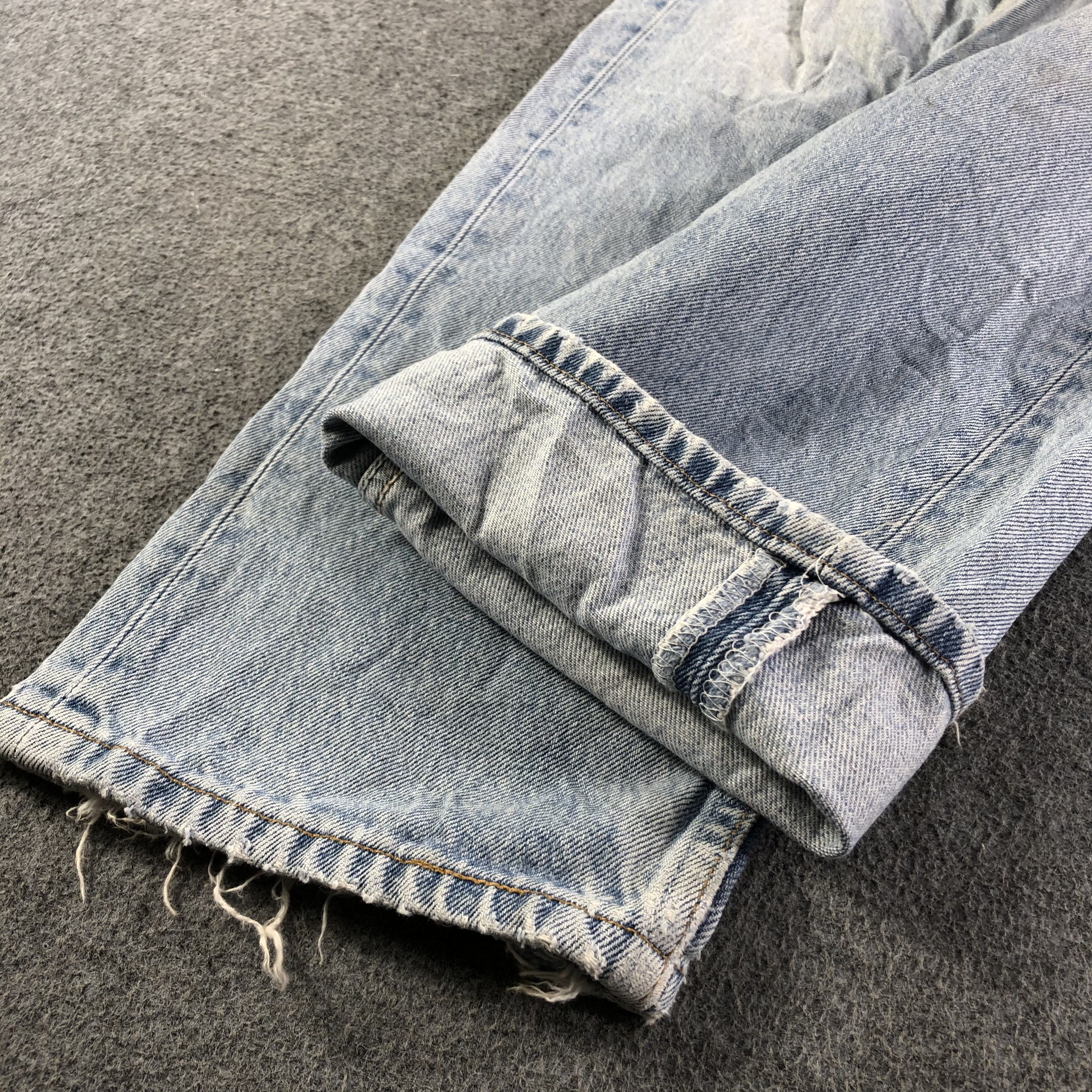 Levi's Vintage 90s Light Wash Levis 501 Jeans-J3812 Size US 29 - 7 Thumbnail