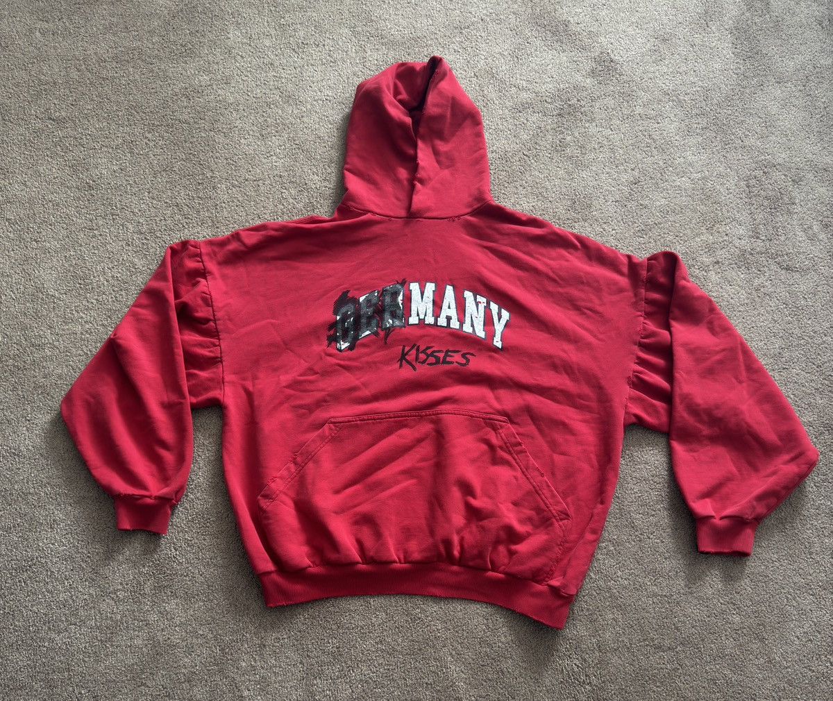 Balenciaga Balenciaga "Many Kisses" Germany Hoodie Red Size 1 Size US S / EU 44-46 / 1 - 1 Thumbnail
