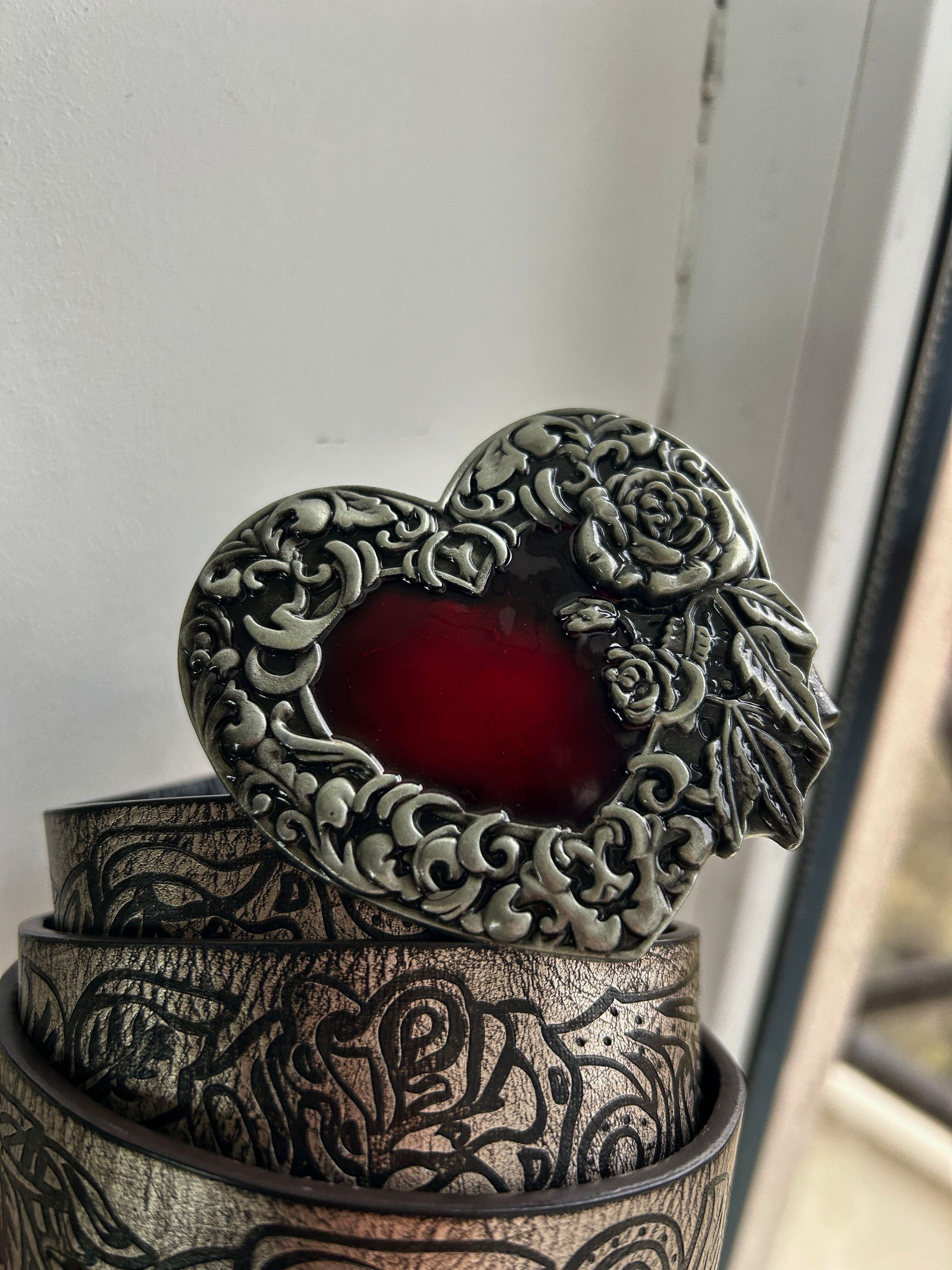 Japanese Brand Vintage Gothic Heart Buckle Leather Belt Punk Y2K Style Size ONE SIZE - 3 Thumbnail