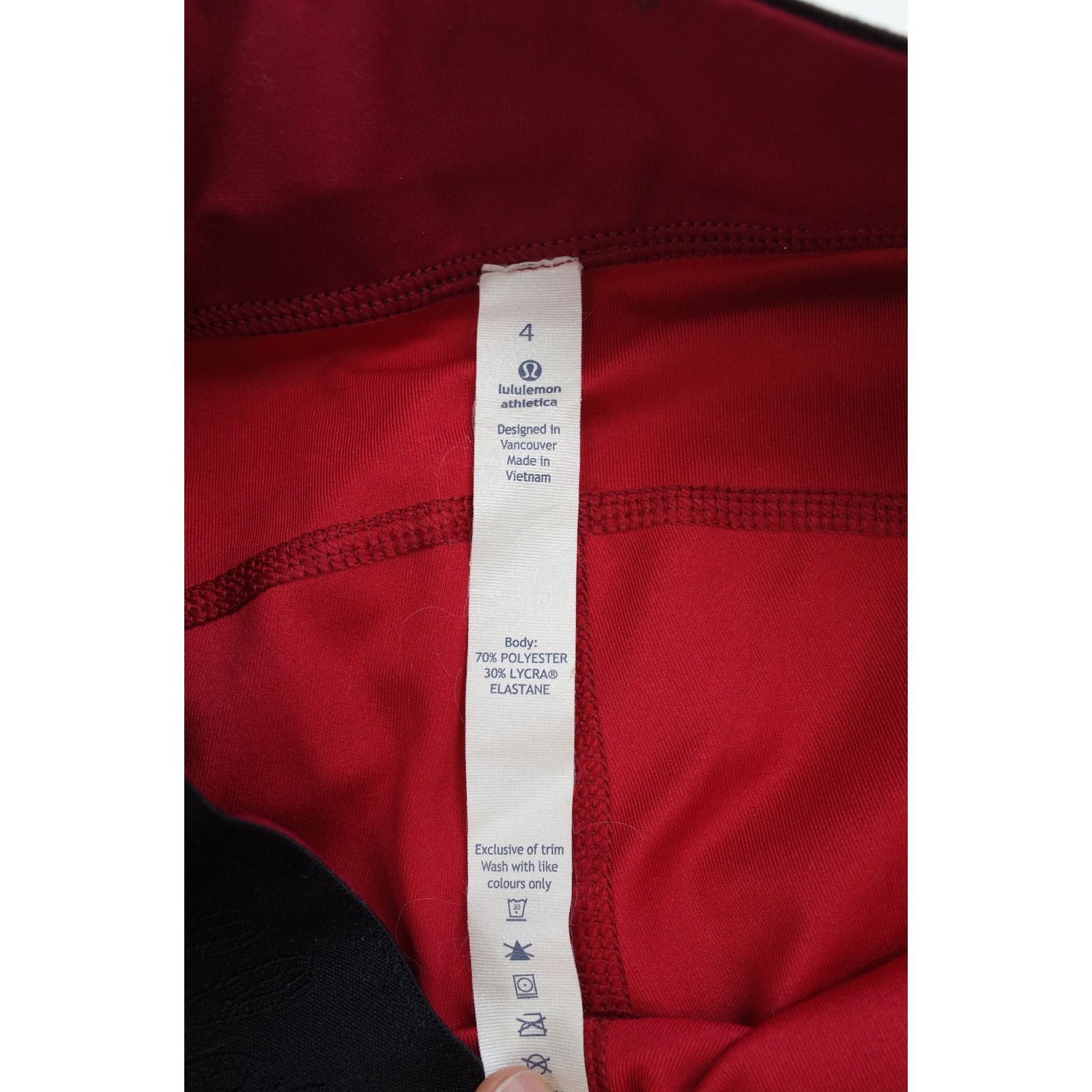 Lululemon Lululemon Red Snake Print Bike Running Shorts 4 Size 27" / US 4 / IT 40 - 4 Thumbnail