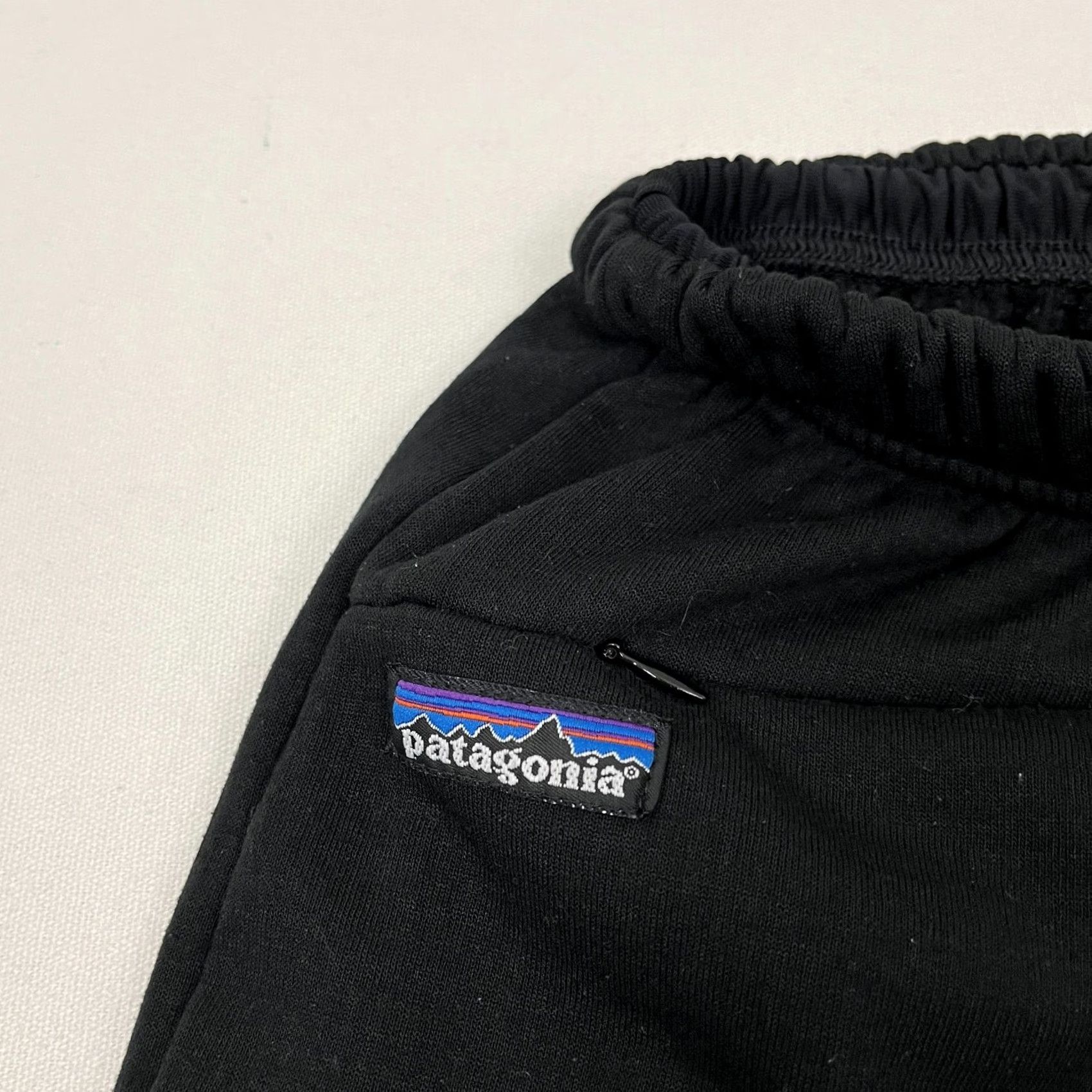 Patagonia Patagonia Pants Womens S Black Prt R1 Regulator Fleece Lined Inseam 27" Polartec Hiking Straight Casual Outdoor Sports Size 28" / US 6 / IT 42 - 2 Thumbnail