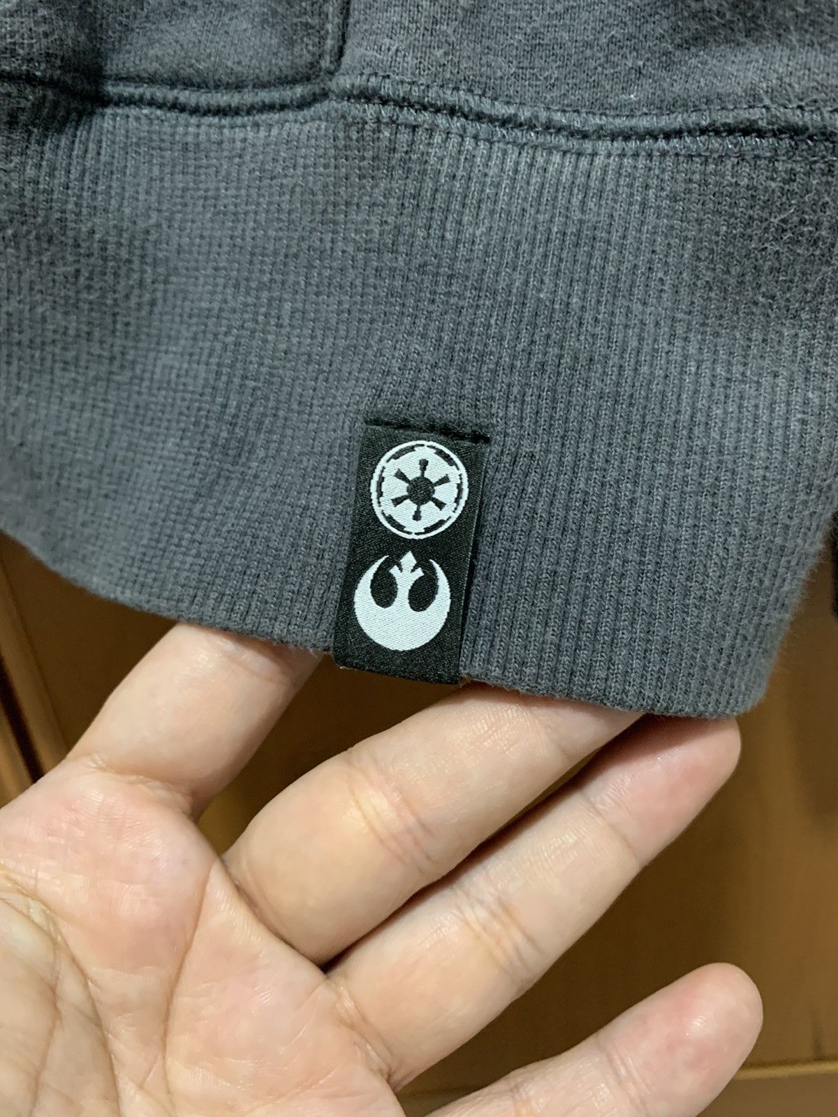 Uniqlo Uniclo Star Wars Sun Faded Hoodie Size US M / EU 48-50 / 2 - 4 Thumbnail