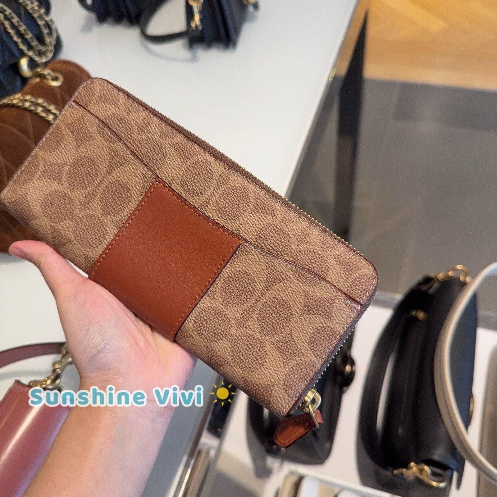 Coach NWT COACH Essential Slim Accordion Zip Wallet CS031 Tan Size ONE SIZE - 2 Thumbnail