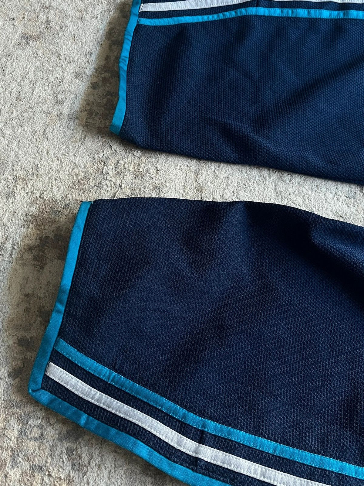 Adidas Adidas Double Knee Sz M Vintage Three Stripes 1990s Size US 33 - 11 Thumbnail