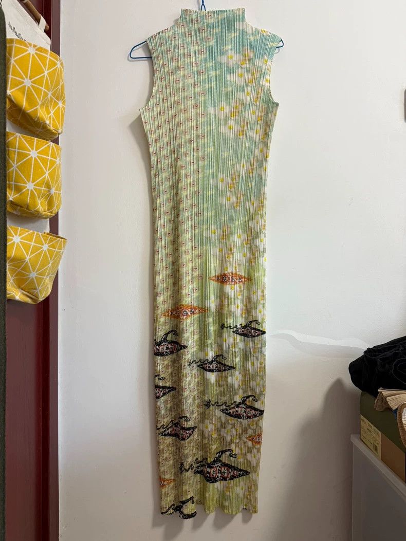 Issey Miyake Issey Miyake size:3 Light green pleated submarine dress Size S / US 4 / IT 40 - 2 Thumbnail
