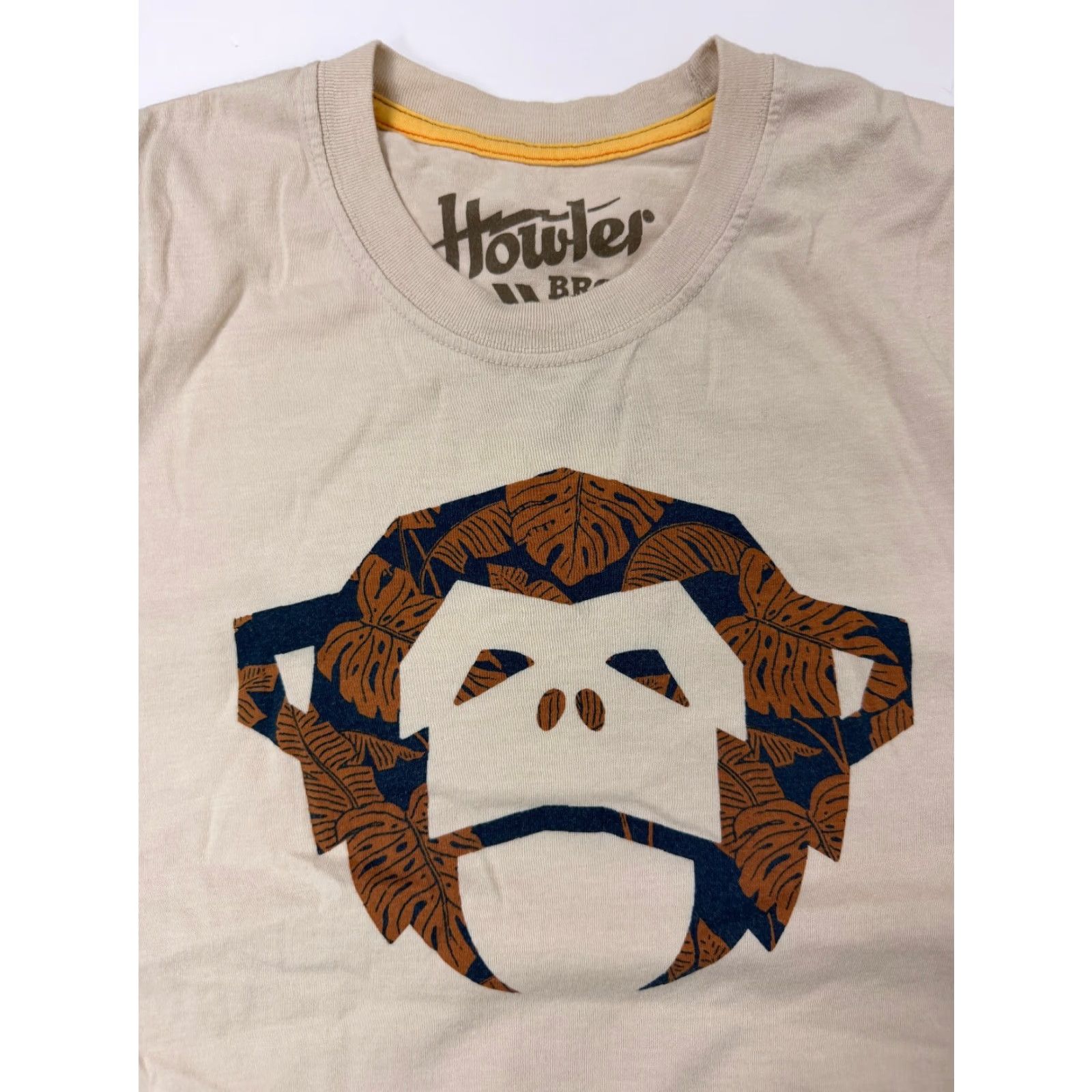 Howler Brothers Howler Bros Shirt Men Medium Tropical Hawaiian Monkey Outdoors Lightweight Beige T-Shirt Mens Medium Tropical Monkey Outdoors Lightweight Beige Size US M / EU 48-50 / 2 - 7 Thumbnail