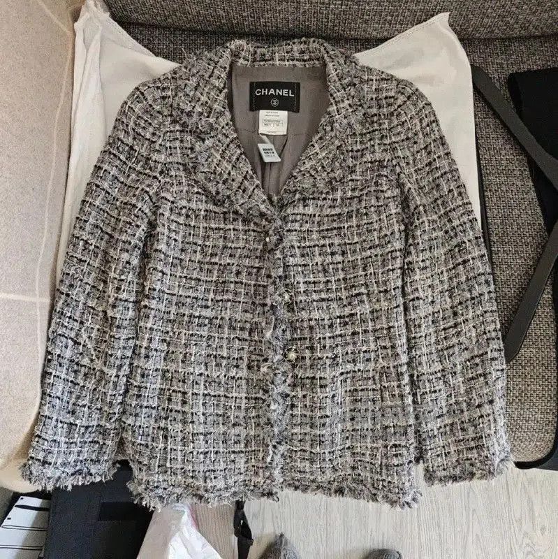 Chanel Chanel Gray Lurex Tweed Shoulder Pad Jacket . Size XS / US 0-2 / IT 36-38 - 1 Thumbnail
