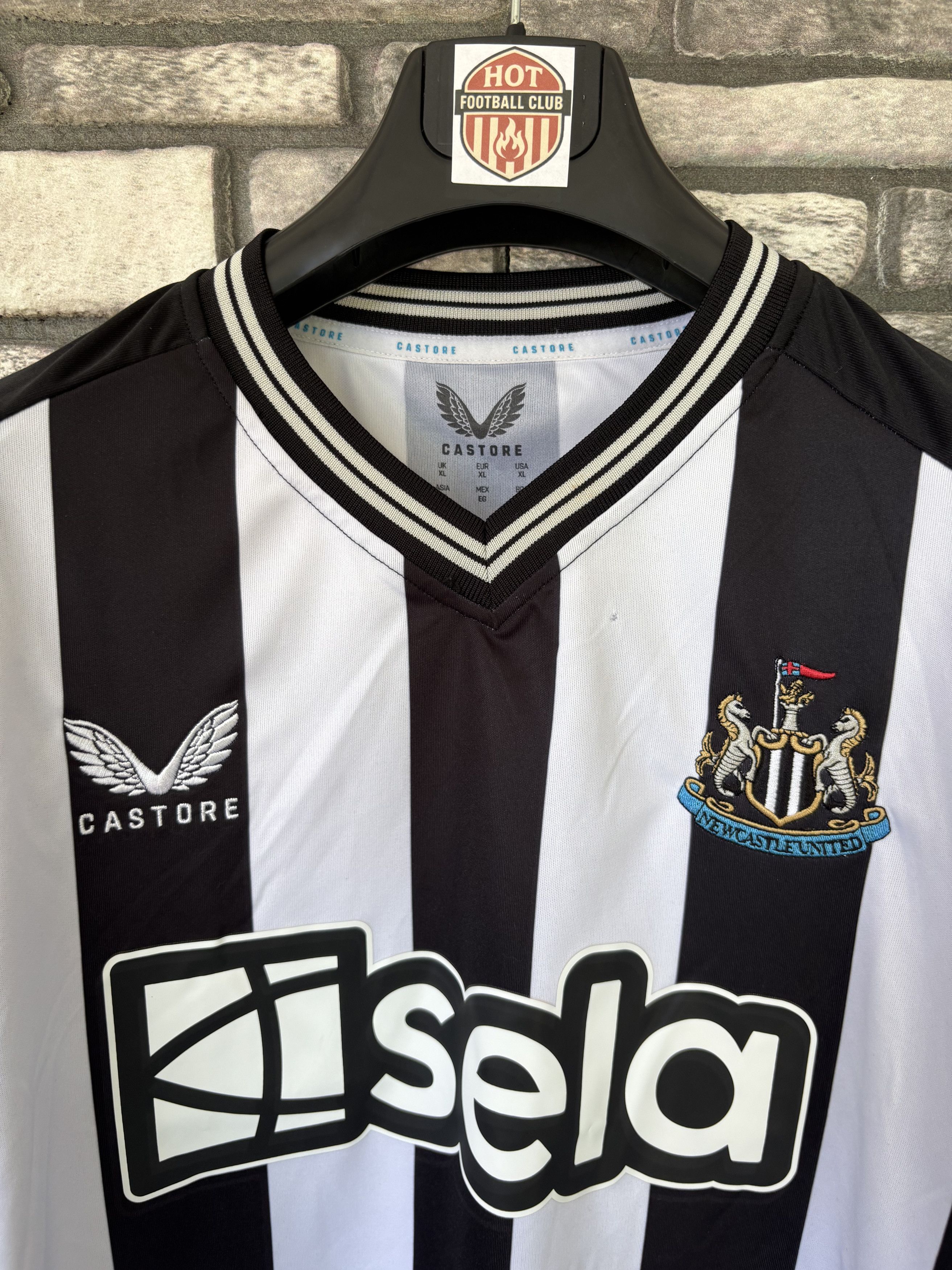 Castore Newcastle United 2023/24 Home Kit | Isak #14 | PL Patch Size US XL / EU 56 / 4 - 3 Thumbnail
