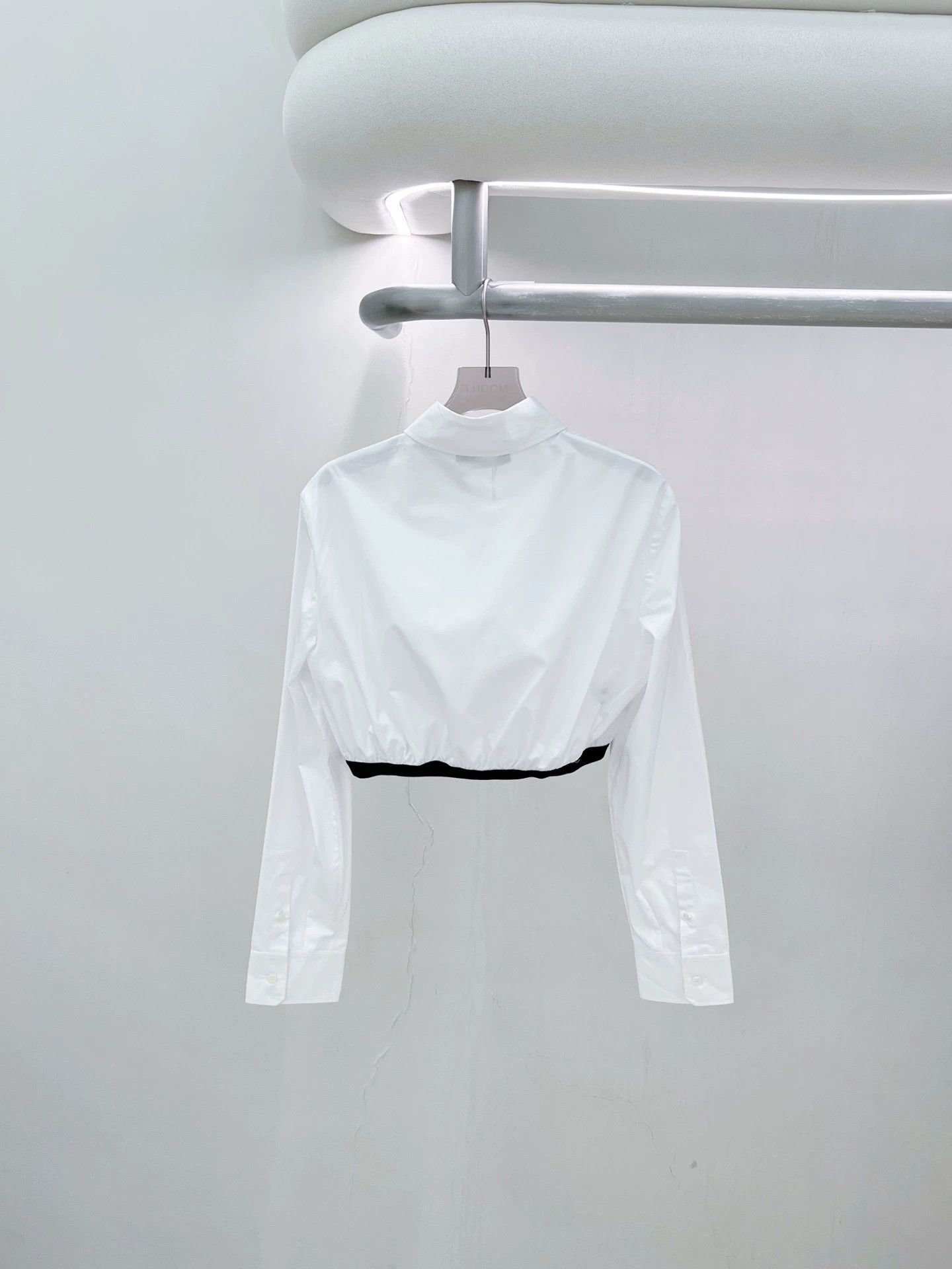 Prada Prada White Short LS Shirt 42 Stained Pre-owned Size M / US 6-8 / IT 42-44 - 2 Thumbnail