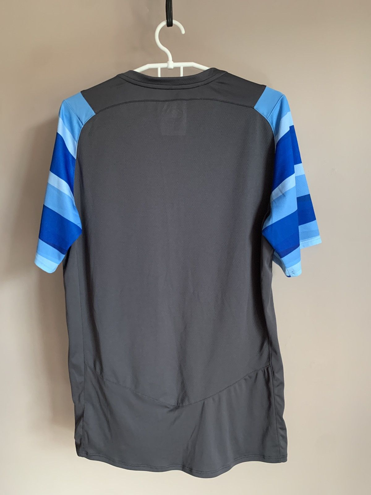 Canterbury of New Zealand Bath Training Rugby Union Shirt Canterbury Jersey Size M Size US L / EU 52-54 / 3 - 2 Thumbnail