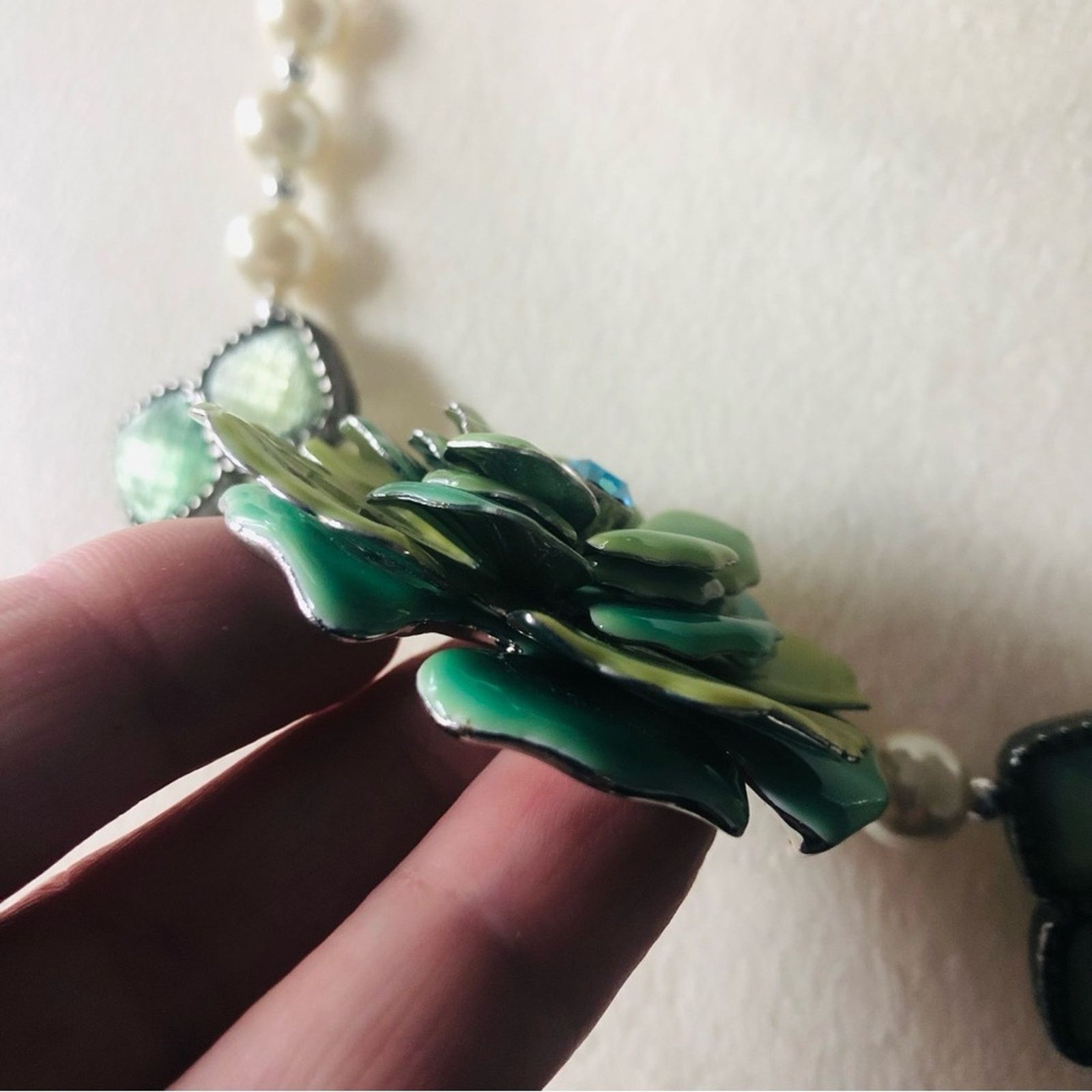 Handmade Handcrafted classy elegant Pearl metal flower necklace Size ONE SIZE - 10 Thumbnail